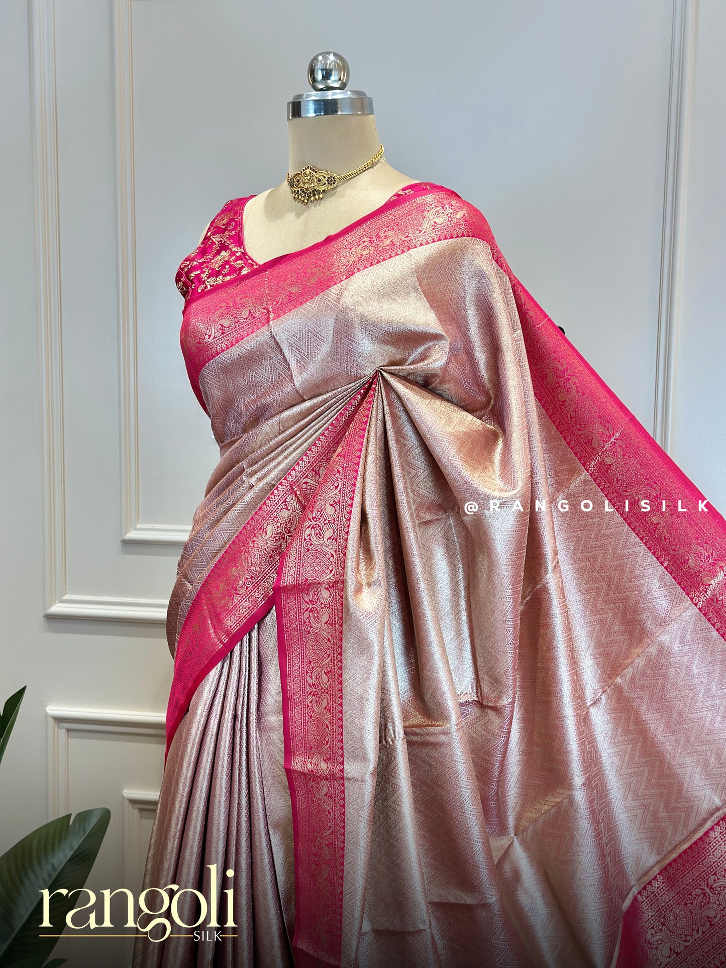 Elegant Tissue Silk Saree with Traditional Border - Post 759