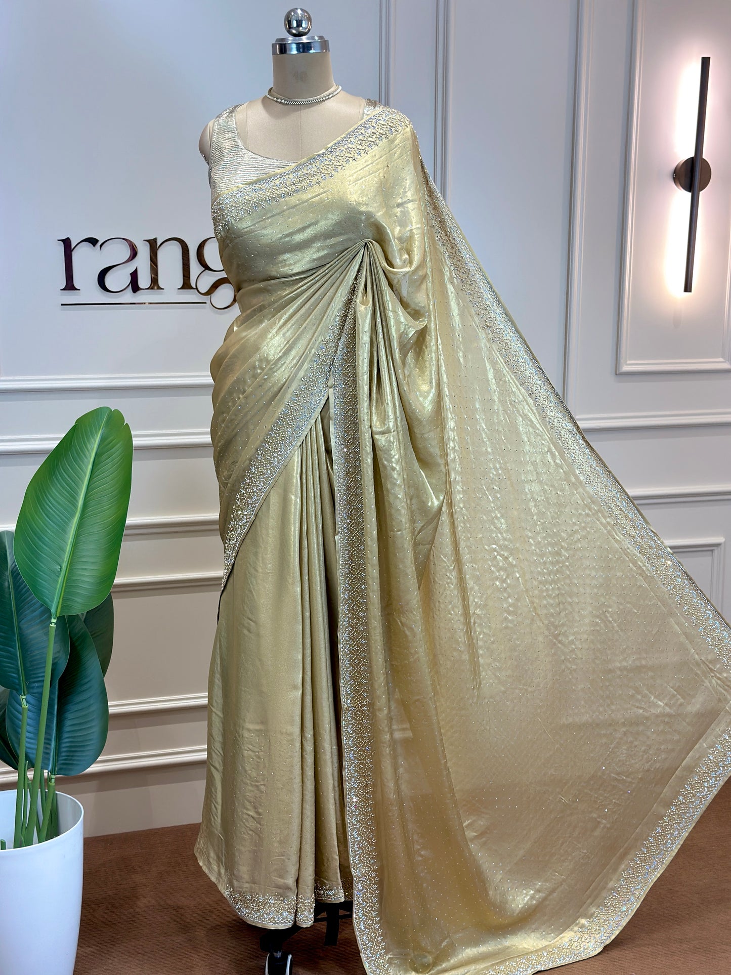 Luxury Designer Saree with Intricate Detailing - Post 762