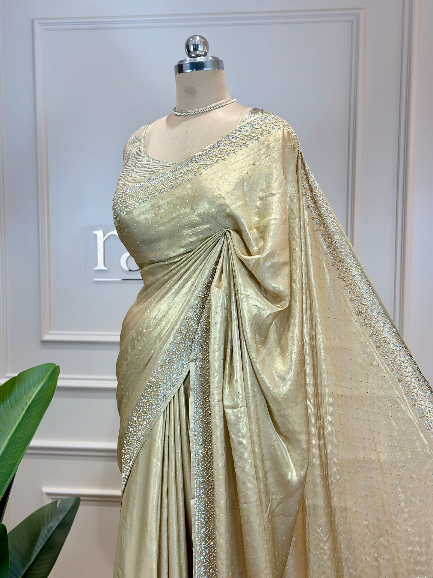 Luxury Designer Saree with Intricate Detailing - Post 762