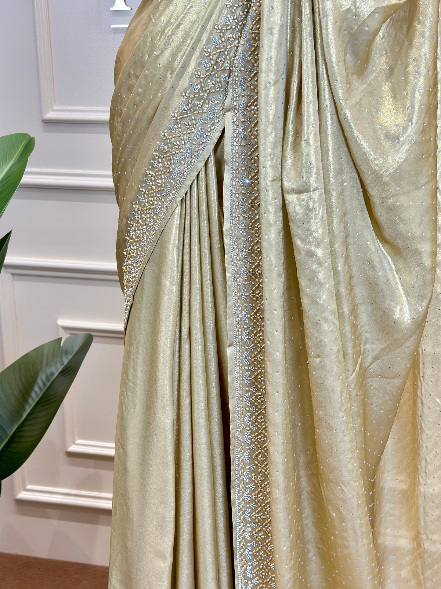 Luxury Designer Saree with Intricate Detailing - Post 762