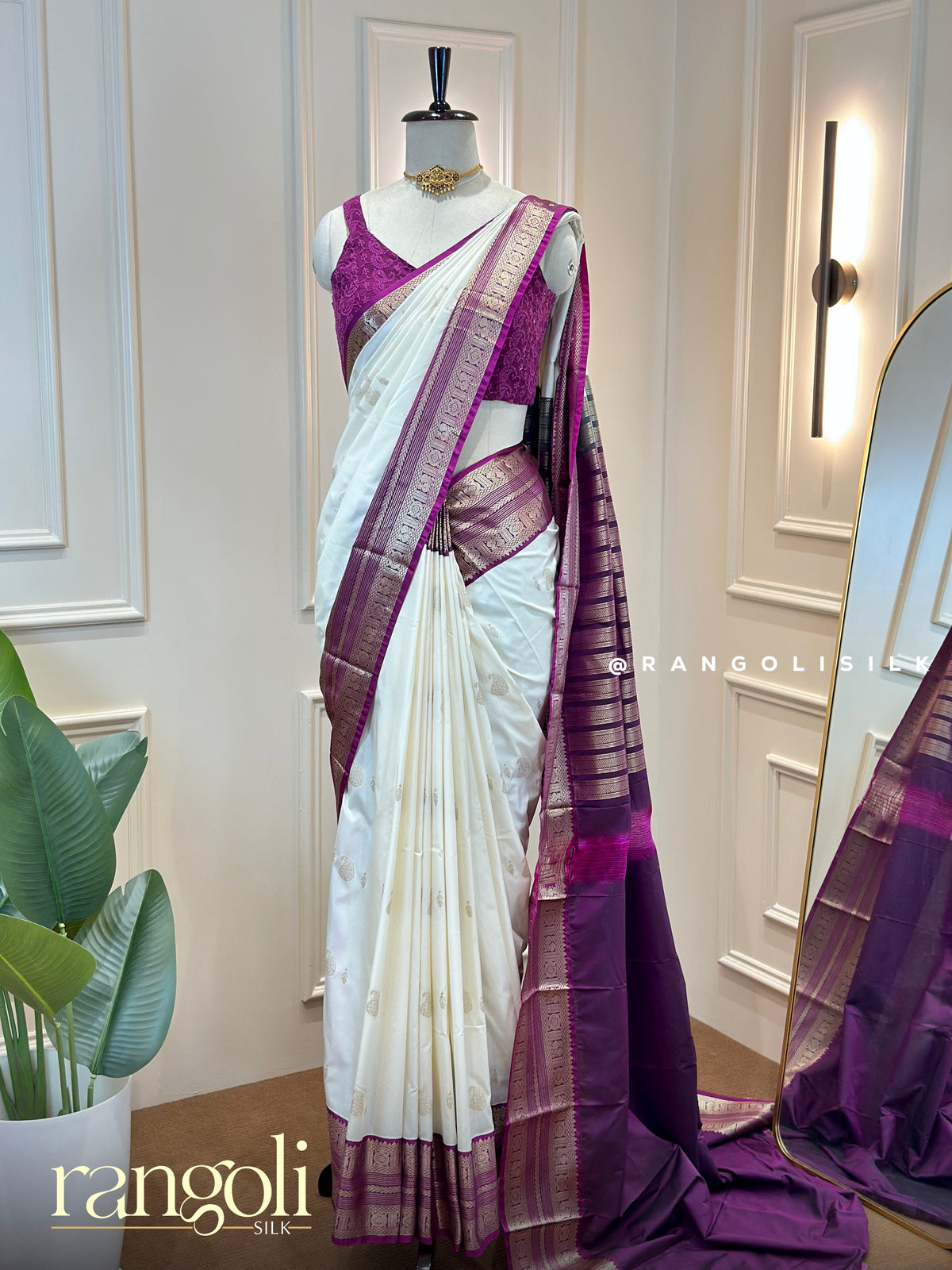Semi Kanjivaram Silk Saree with Gold Zari Paisley Buttas & Traditional Zari Border - Post 1005