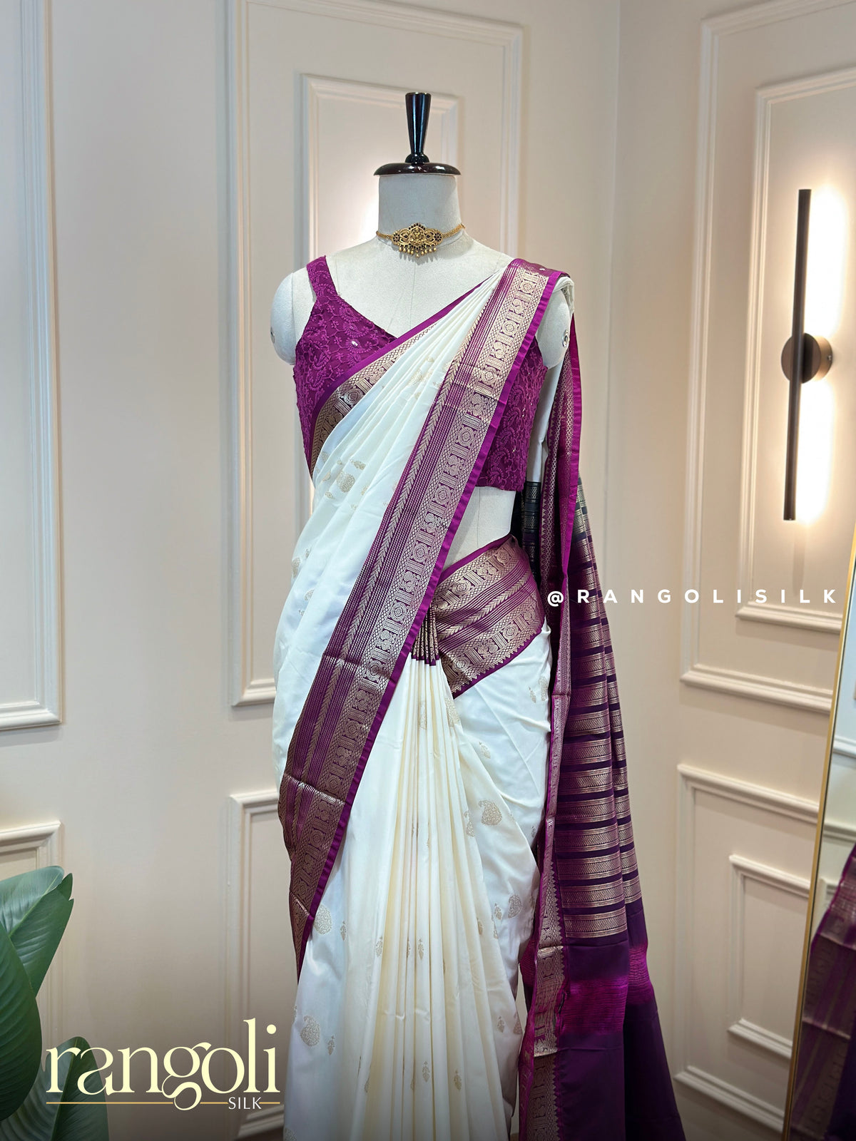 Semi Kanjivaram Silk Saree with Gold Zari Paisley Buttas & Traditional Zari Border - Post 1005