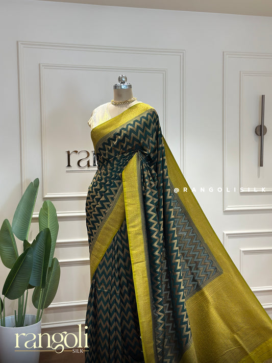 Banaras Saree with Contrast Border and Bold Wavy Pattern - Post 372