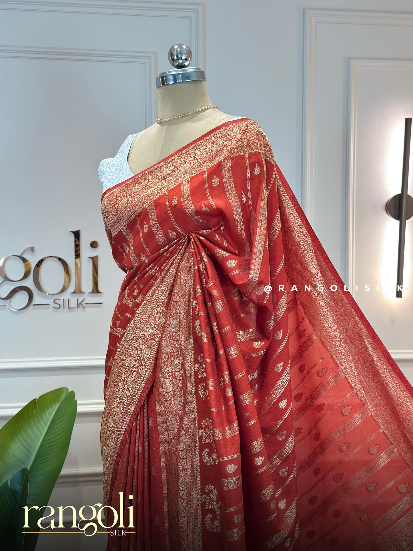 Elegant Banaras Saree with Floral Vine Patterns, Rich Pallu & Woven Border - Post 916