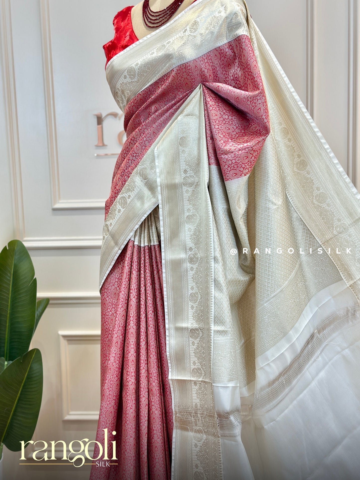 Kanjivaram Silk Saree in Striking Contrast Shades with Zari Detailing - Post 479