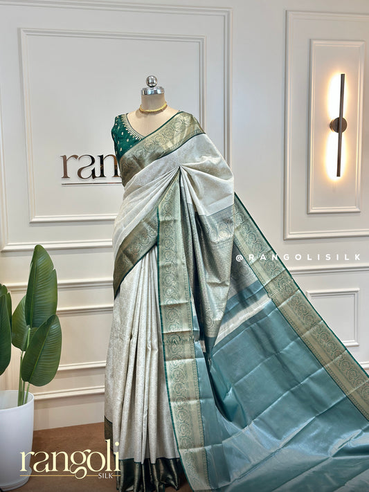Kanjivaram Silk Saree in Striking Contrast Shades with Zari Detailing - Post 479