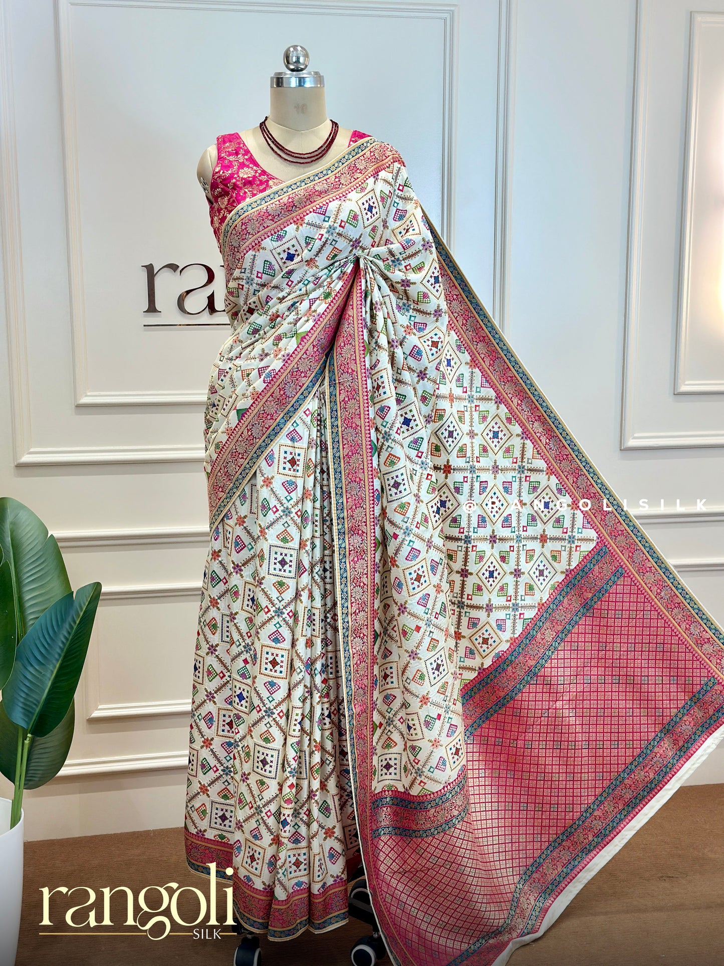Ivory Banarasi Saree with Multicolour Motifs, Pink Border & Zari Pallu - Post 702