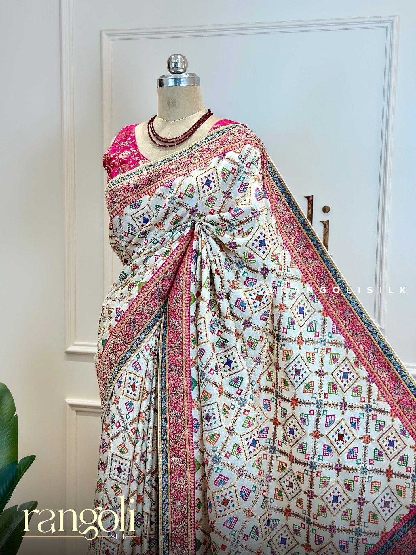 Ivory Banarasi Saree with Multicolour Motifs, Pink Border & Zari Pallu - Post 702