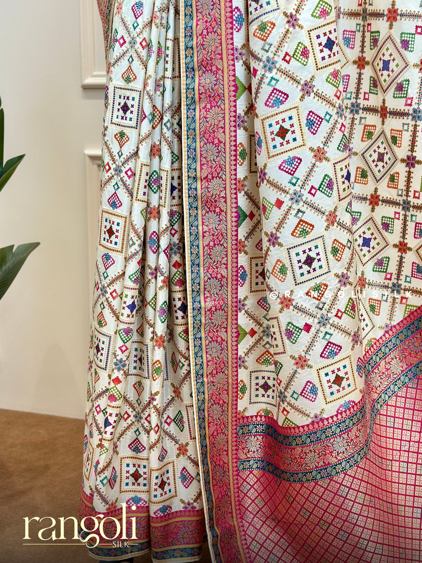 Ivory Banarasi Saree with Multicolour Motifs, Pink Border & Zari Pallu - Post 702