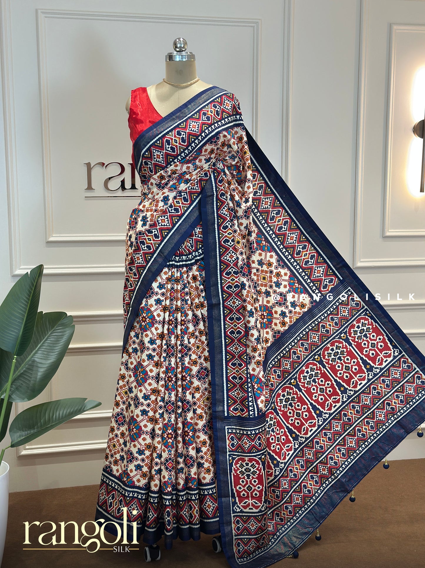 Elegant Patola Silk Saree with Rich Texture - Post 601