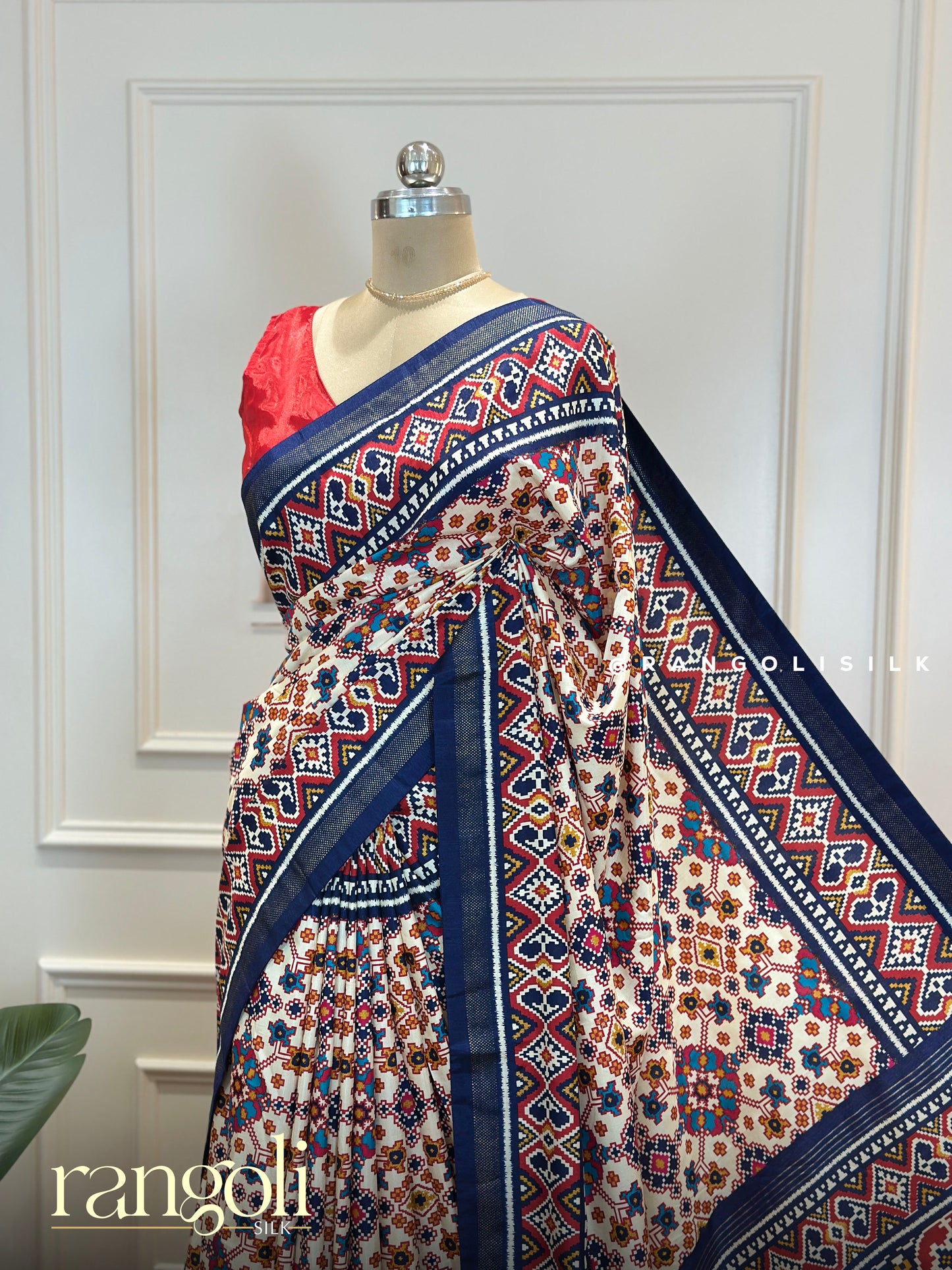 Elegant Patola Silk Saree with Rich Texture - Post 601