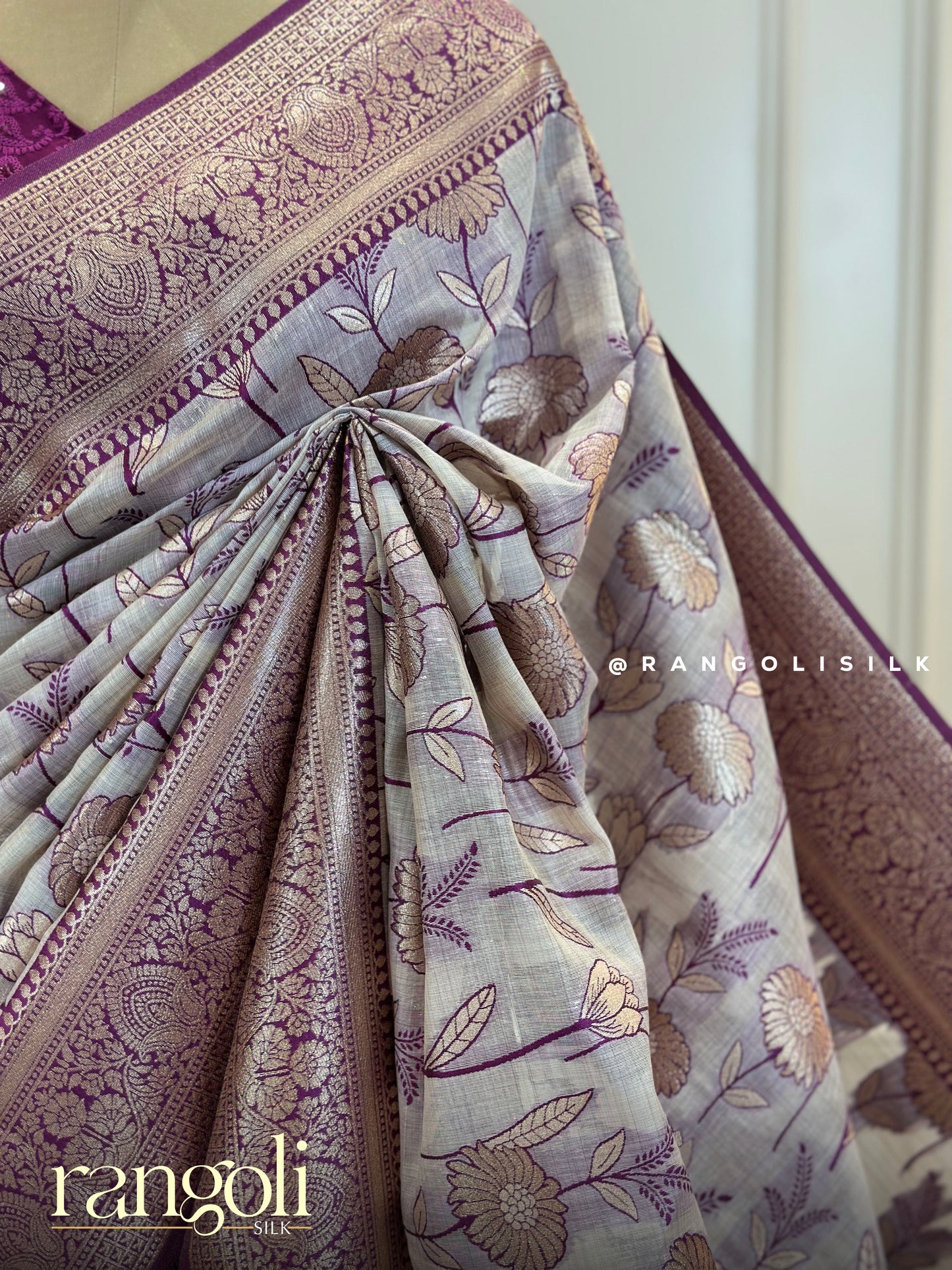 Elegant Cotton Saree with Floral Motifs & Rich Zari Border - Post 699