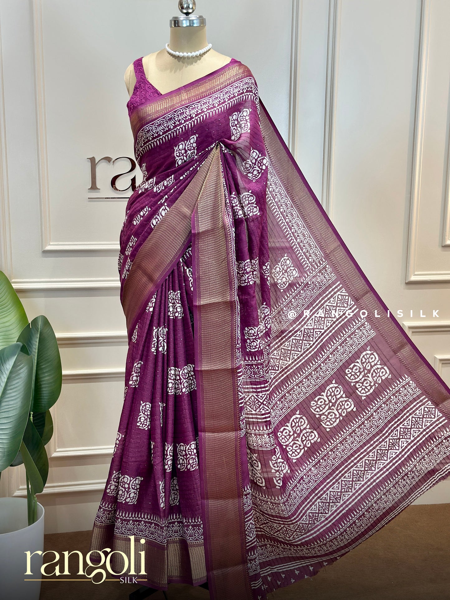Premium Dola Silk Synthetic Sarees - Post 778