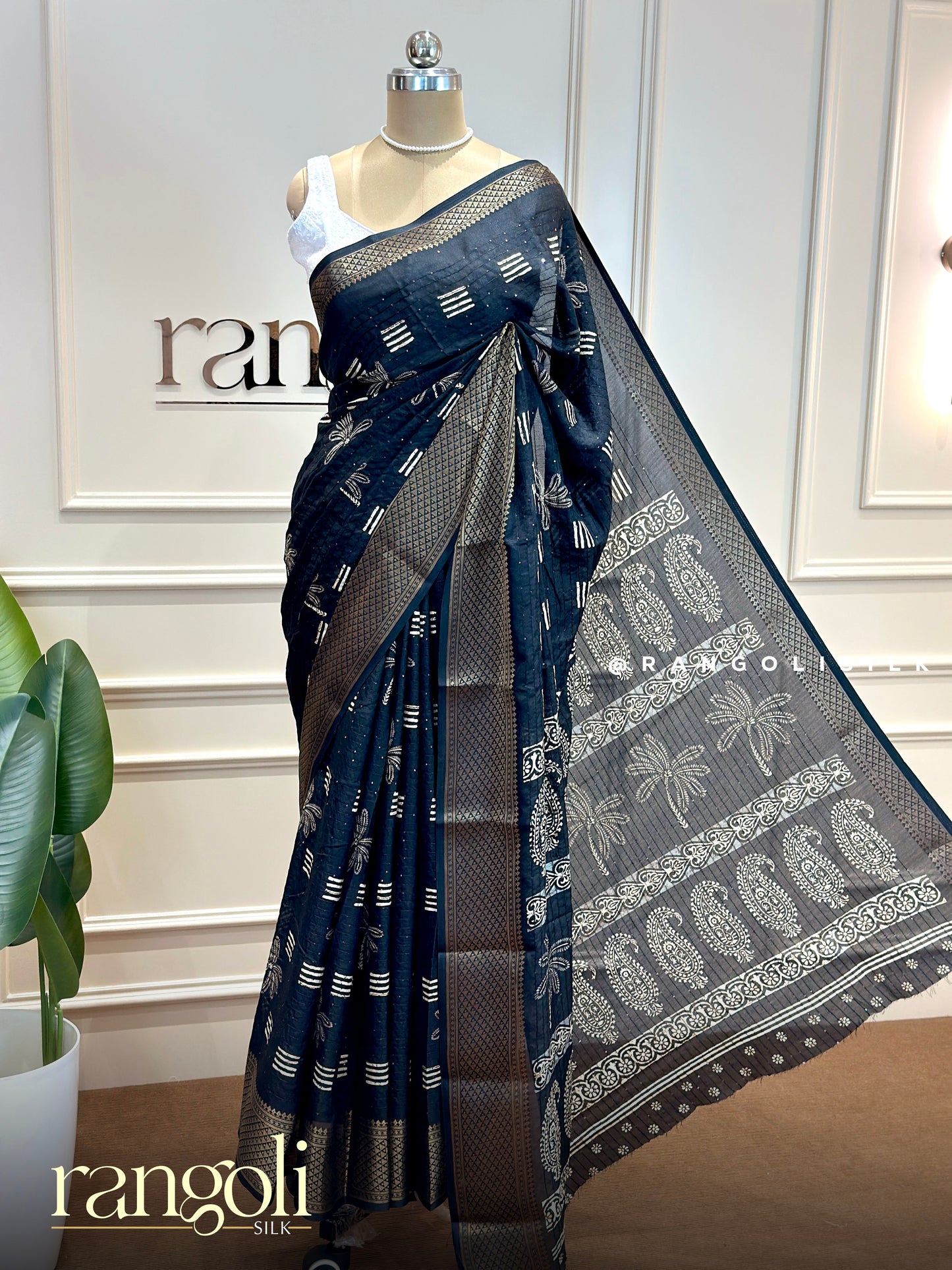 Premium Dola Silk Synthetic Sarees - Post 778