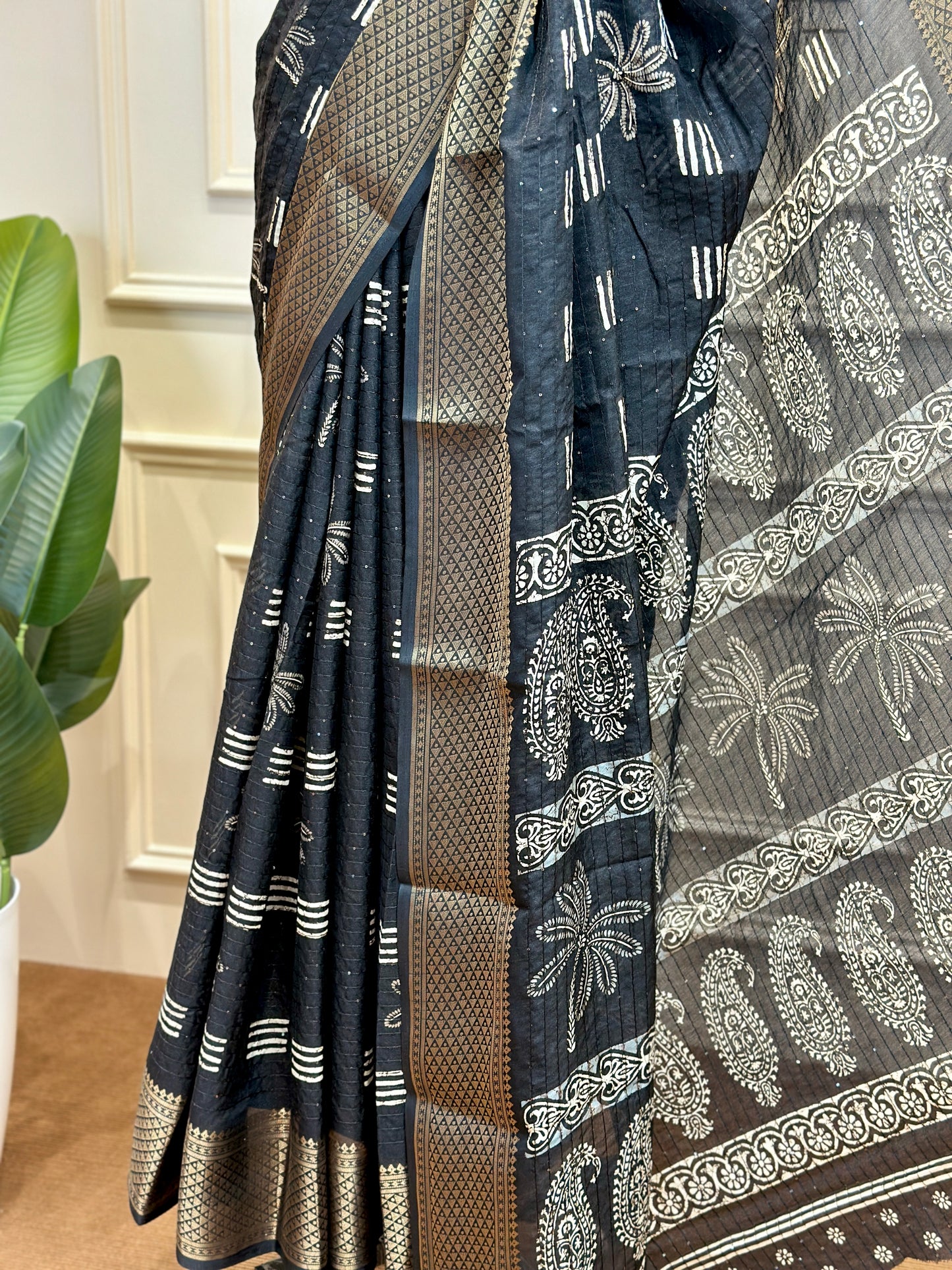 Premium Dola Silk Synthetic Sarees - Post 778