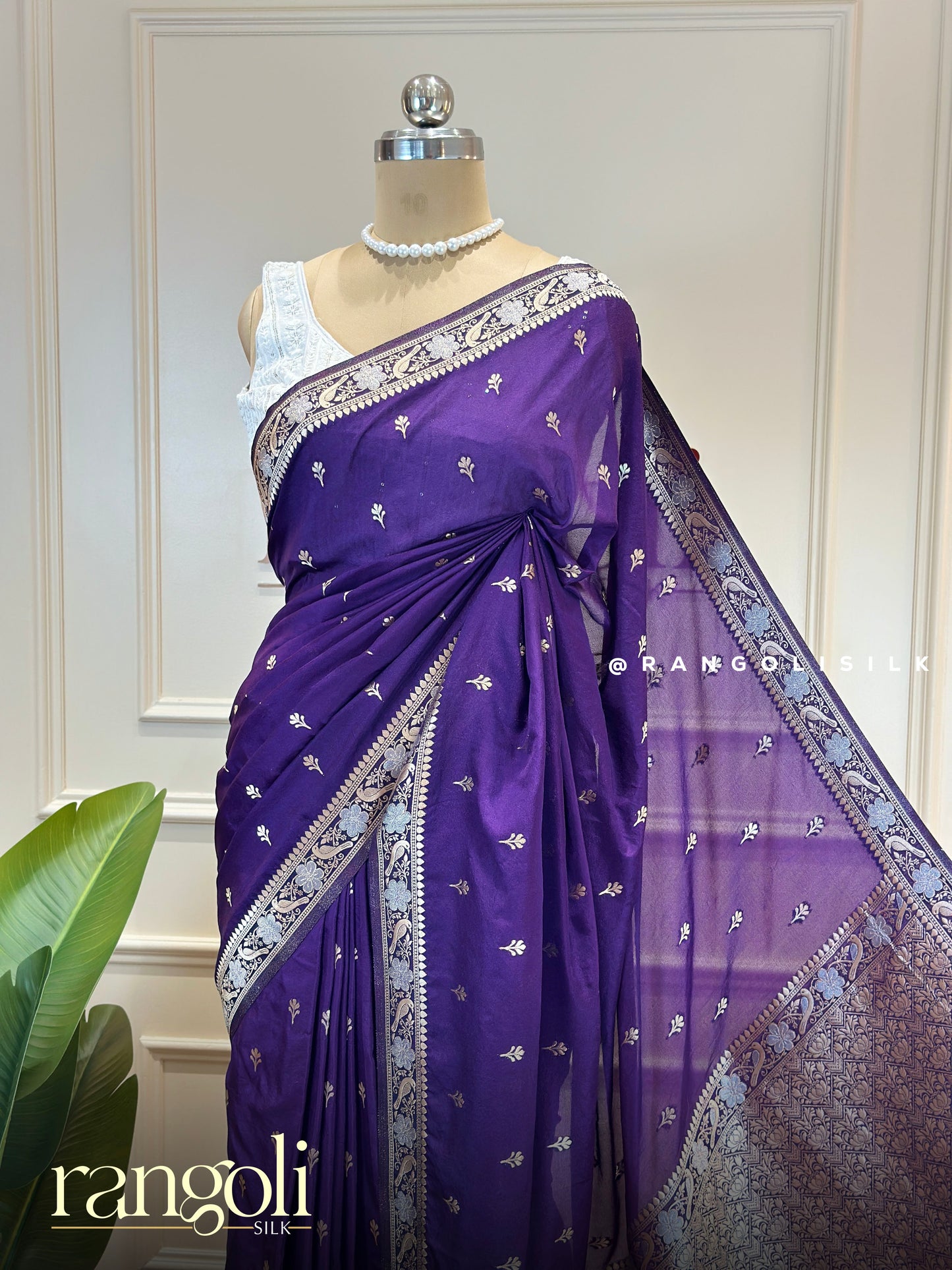 Elegant Banaras Saree with Silver Zari Buttas and Rich Pallu - Post 894