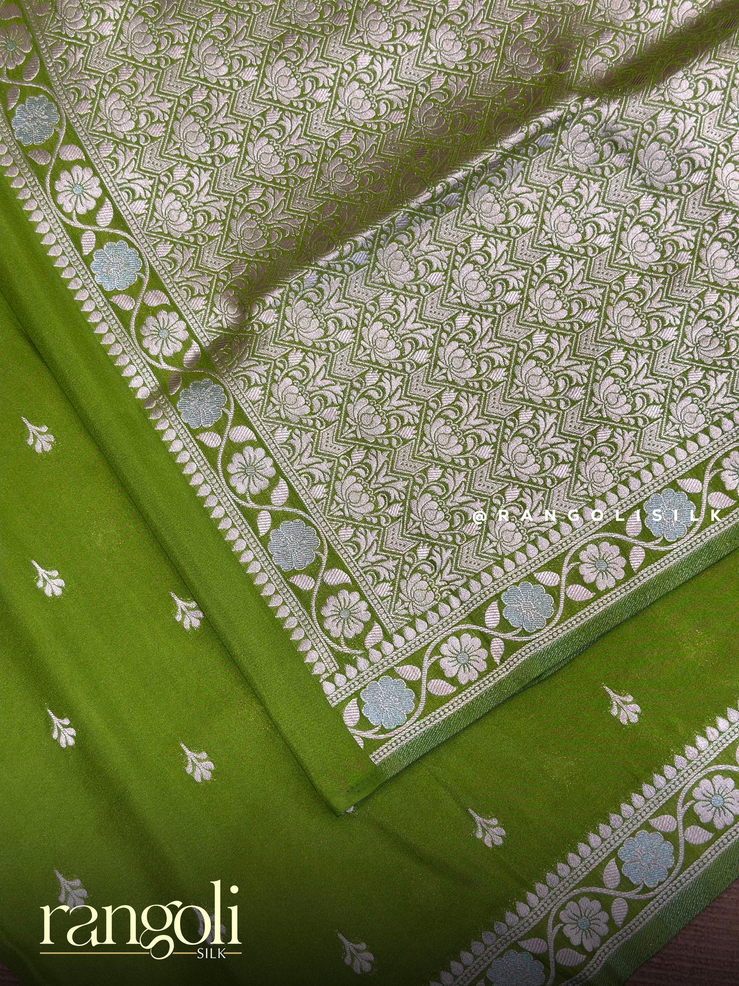 Elegant Banaras Saree with Silver Zari Buttas and Rich Pallu - Post 894