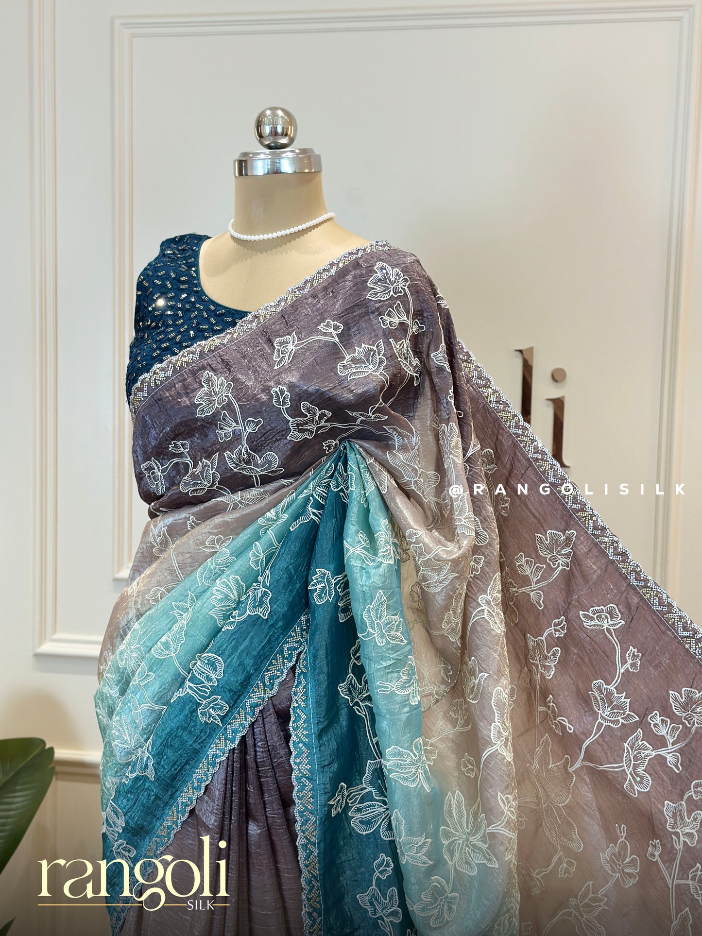 Designer Dual-Tone Embroidered Saree – Elegant Floral Patterns - Post 609