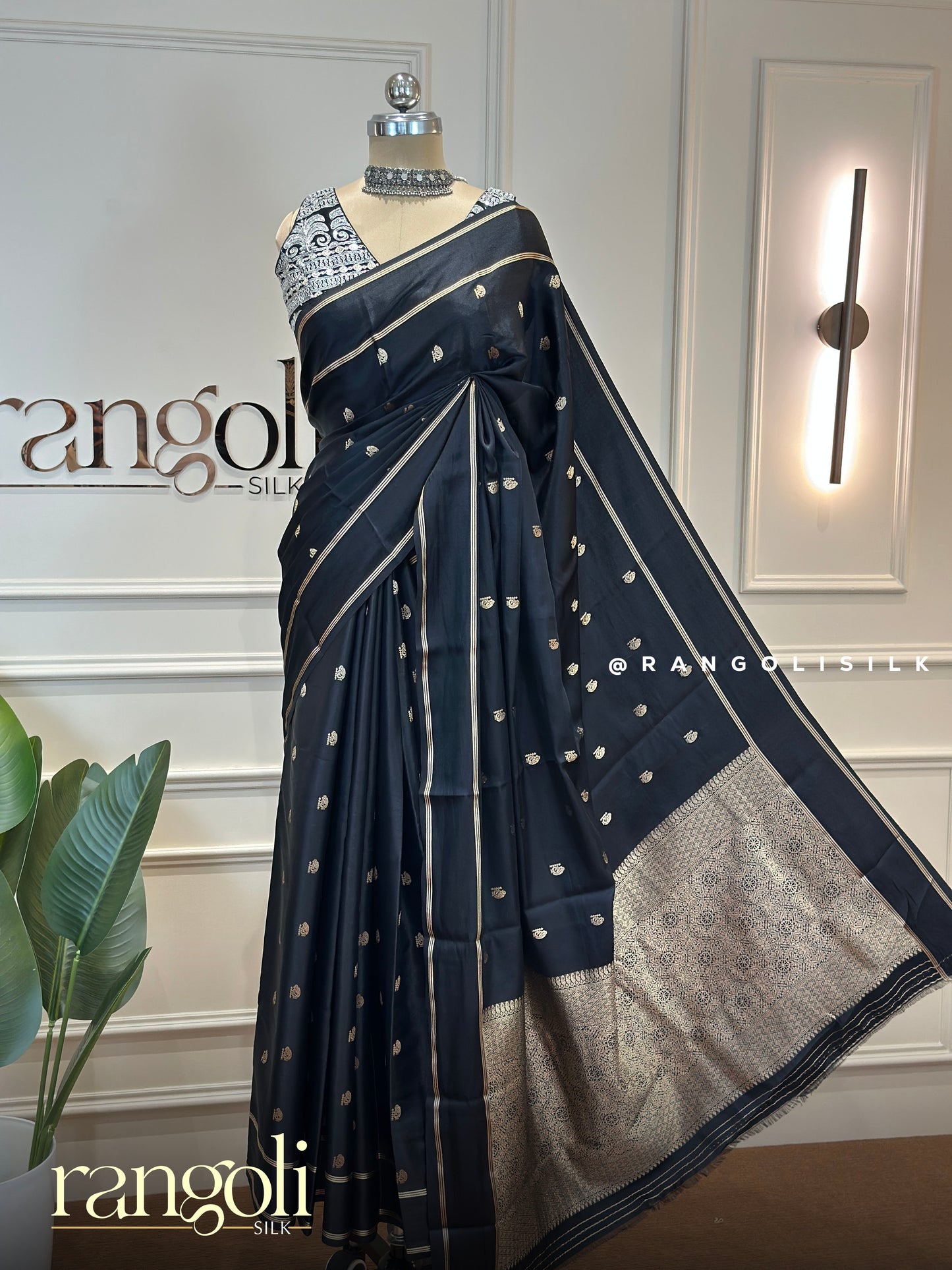 Gajji Silk Saree with Rich Bentex Border & Small Motifs - Post 891