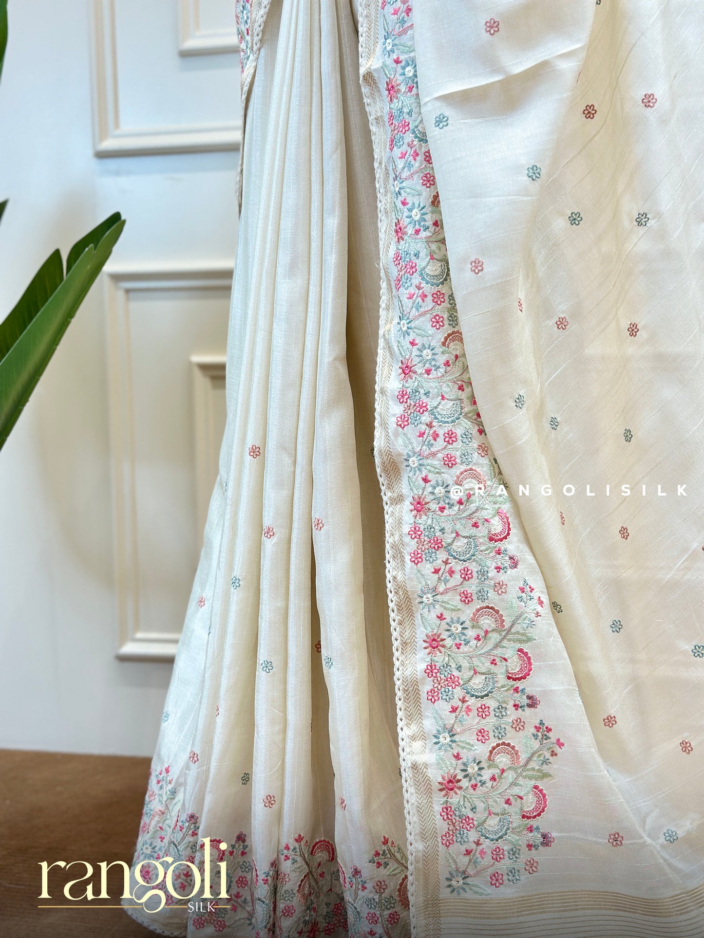 Cotton Saree with Embroidered Floral Design - Post 490