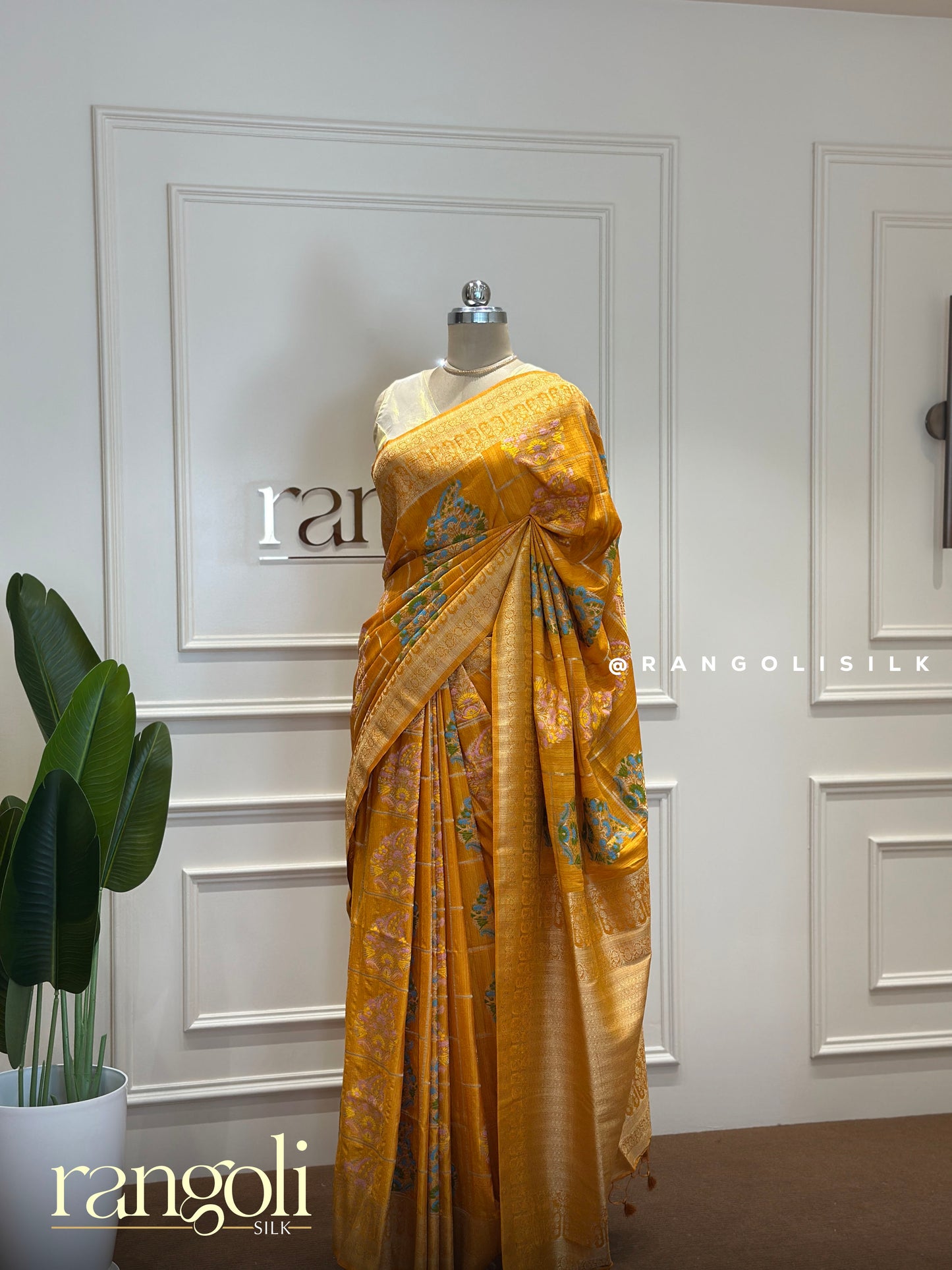 Georgette Banarasi Saree with Bold Florals and Rich Pallu - Post 389