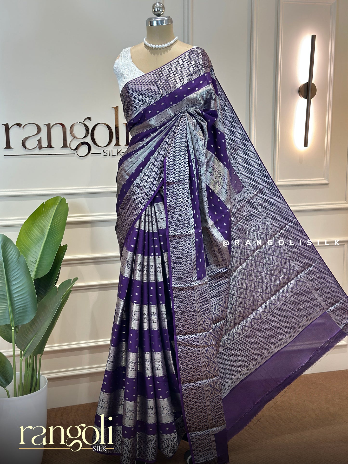 Elegant Silver Zari Banaras Saree - Post 897