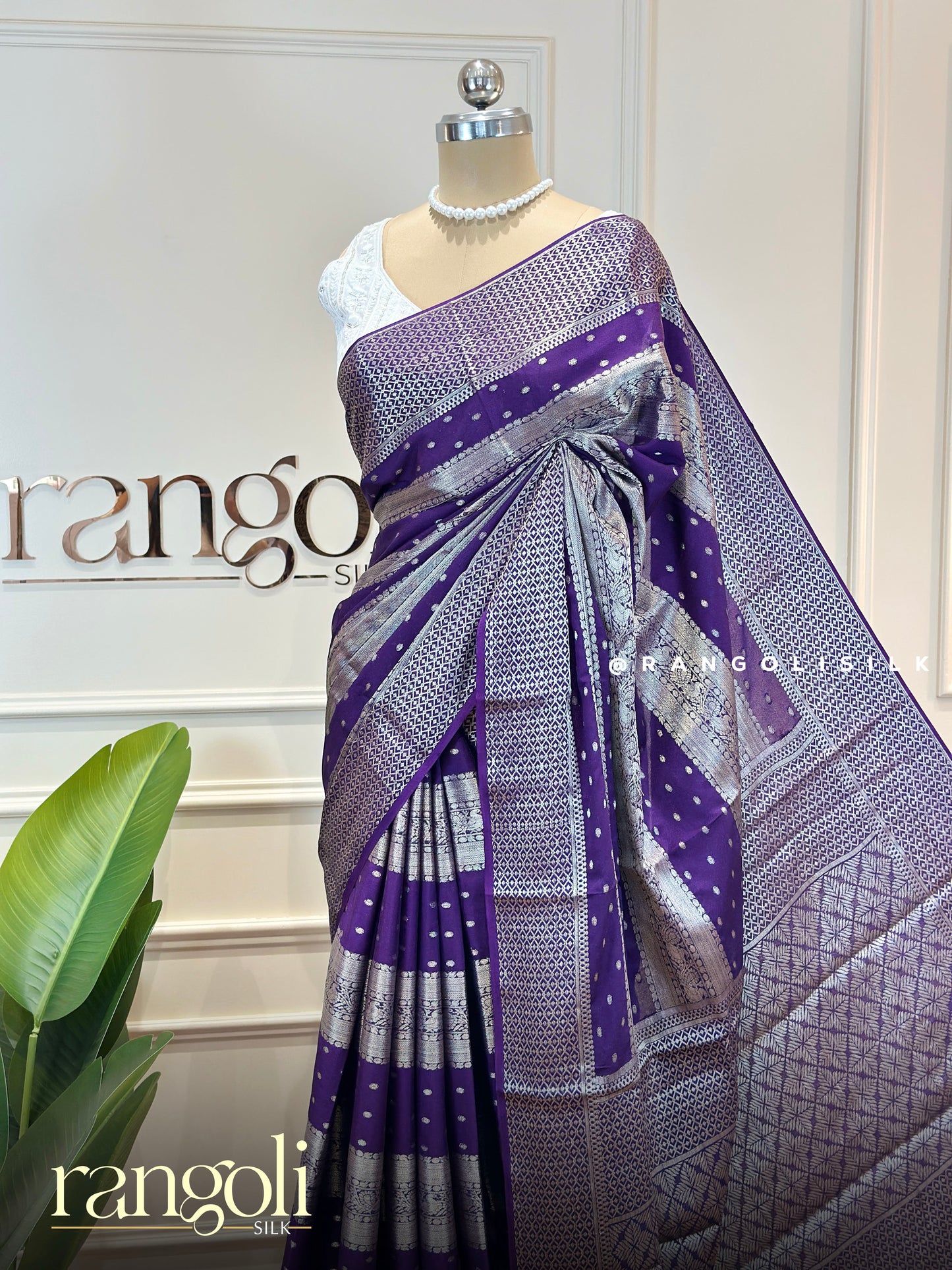 Elegant Silver Zari Banaras Saree - Post 897