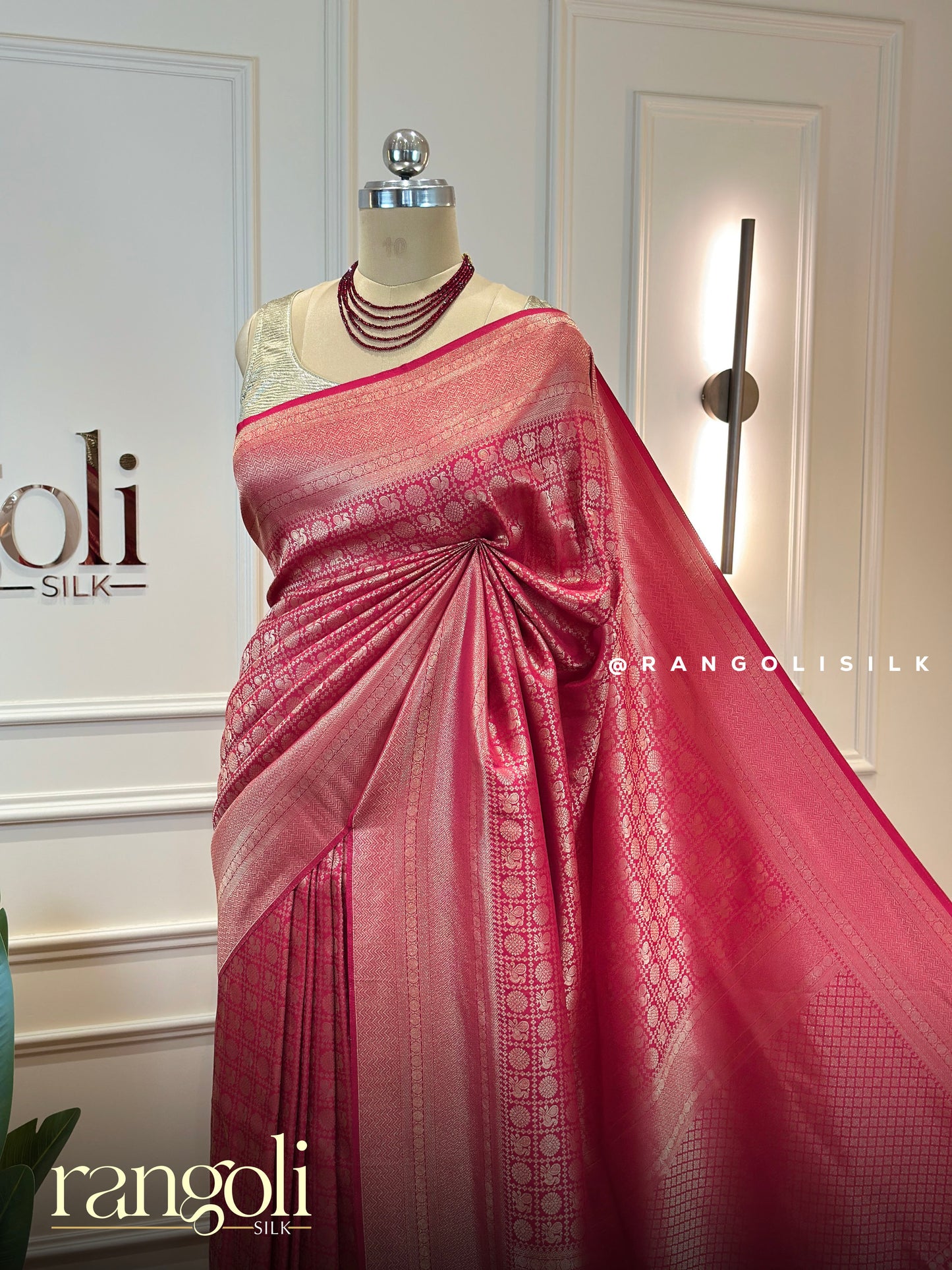 Elegant Banaras Brocade Saree - Post 900