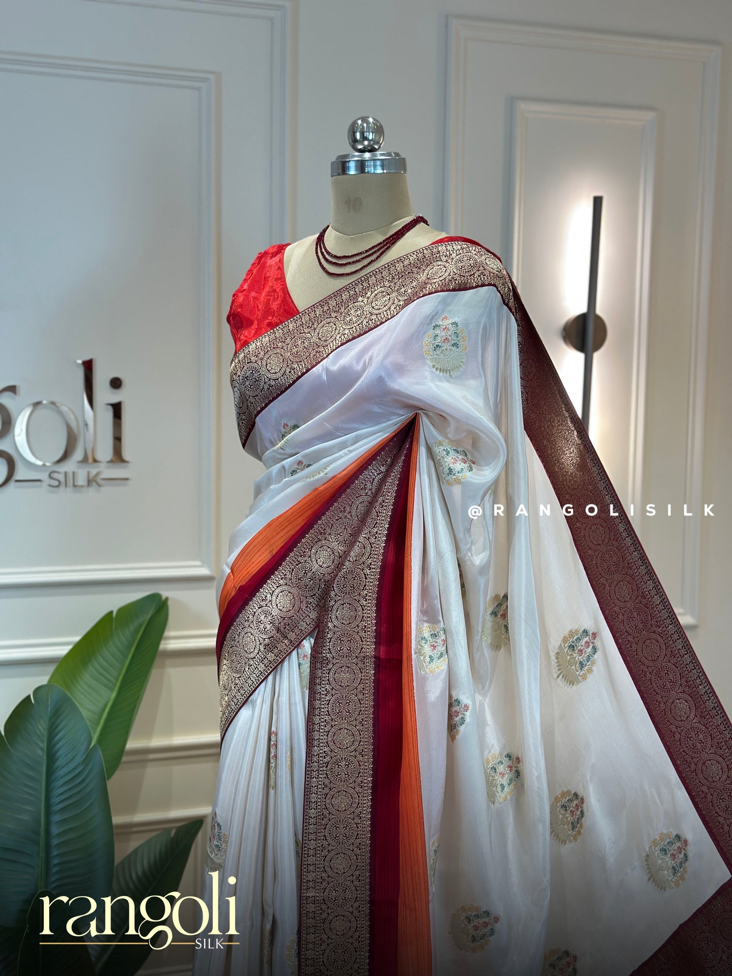 Elegant Off-White Banarasi Saree with Multicolour Border - Post 798