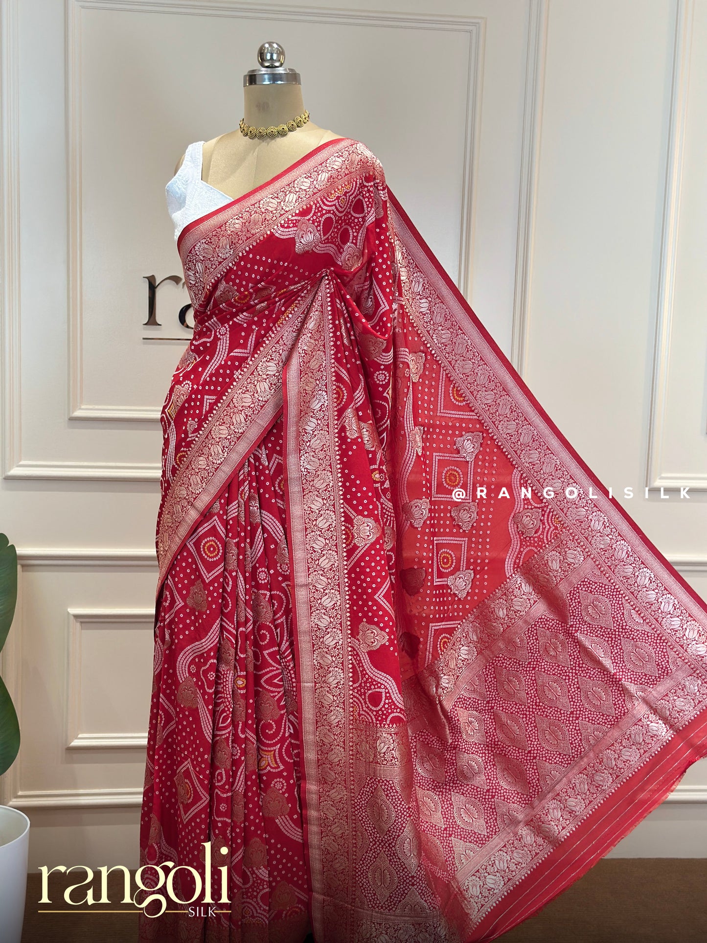 Red Banarasi Bandhani Saree with Intricate Zari Work - Post 614