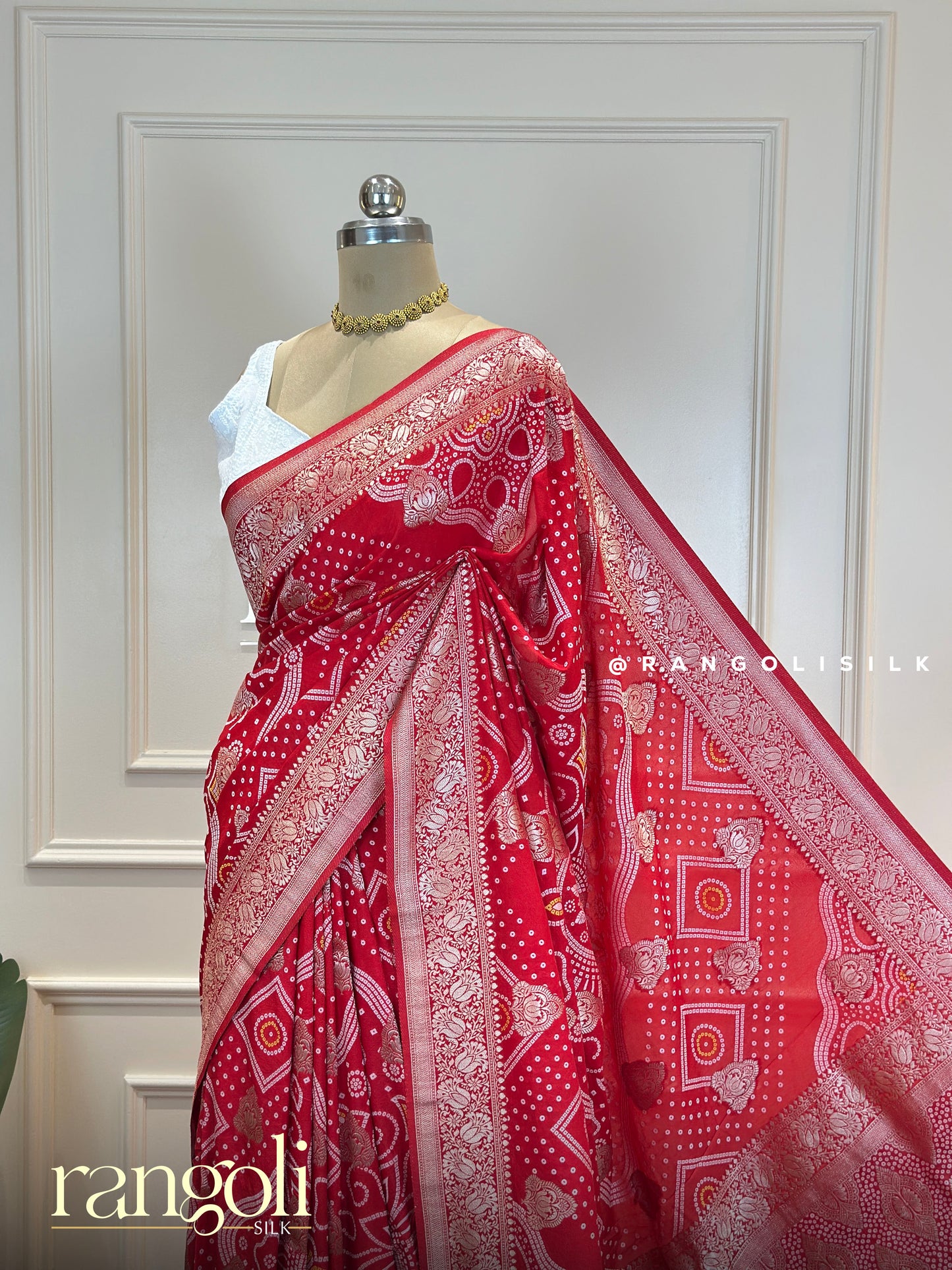 Red Banarasi Bandhani Saree with Intricate Zari Work - Post 614