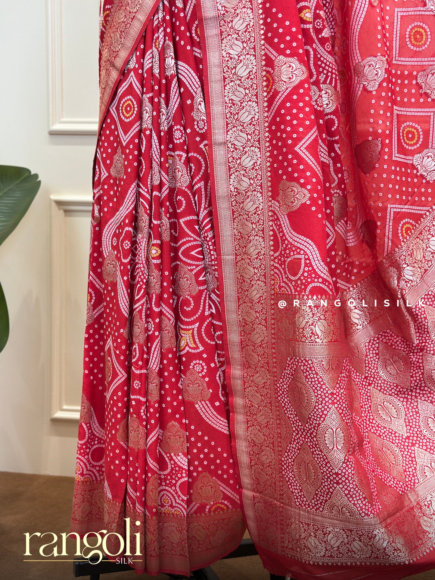 Red Banarasi Bandhani Saree with Intricate Zari Work - Post 614