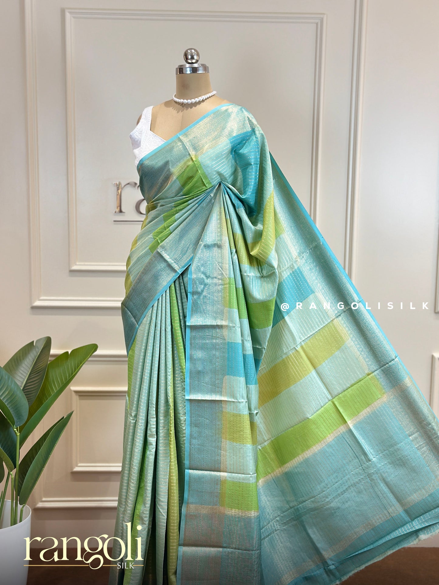 Banarasi Saree with Soft Metallic Zari Checks – Post 617