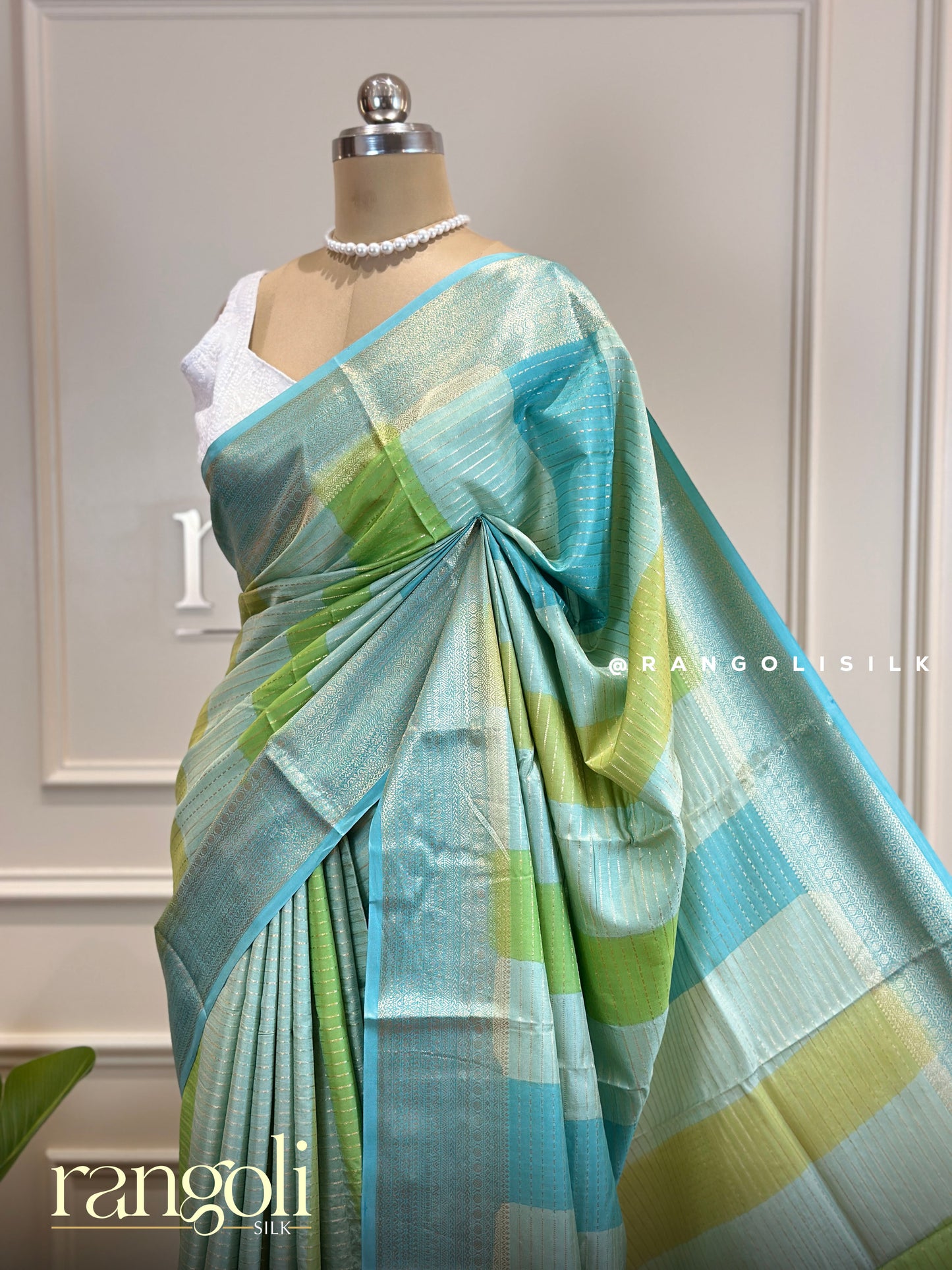 Banarasi Saree with Soft Metallic Zari Checks – Post 617