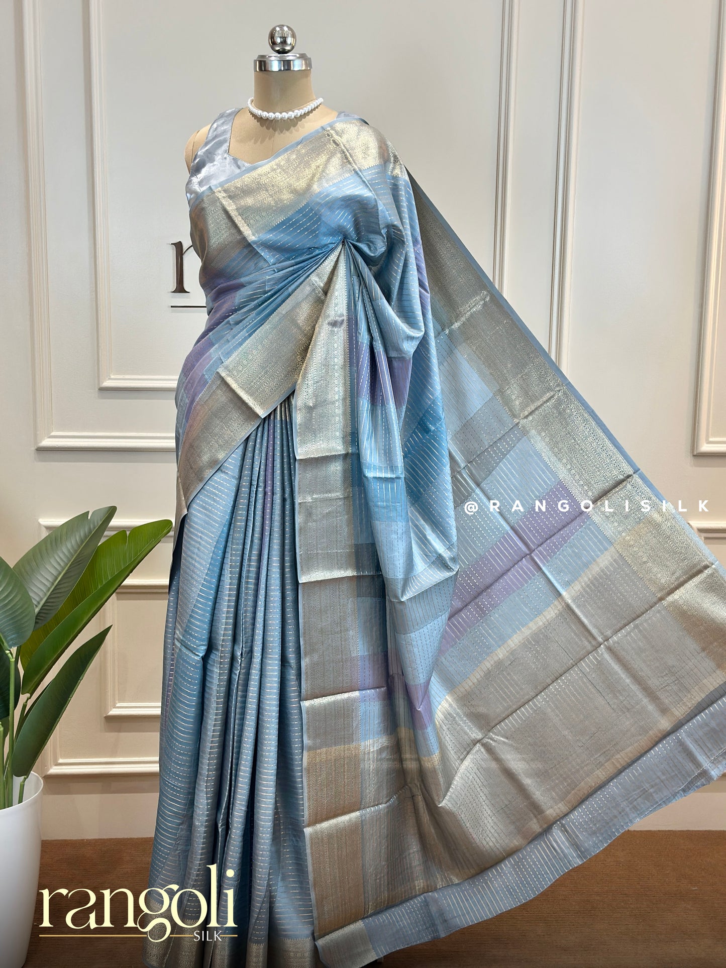 Banarasi Saree with Soft Metallic Zari Checks – Post 617