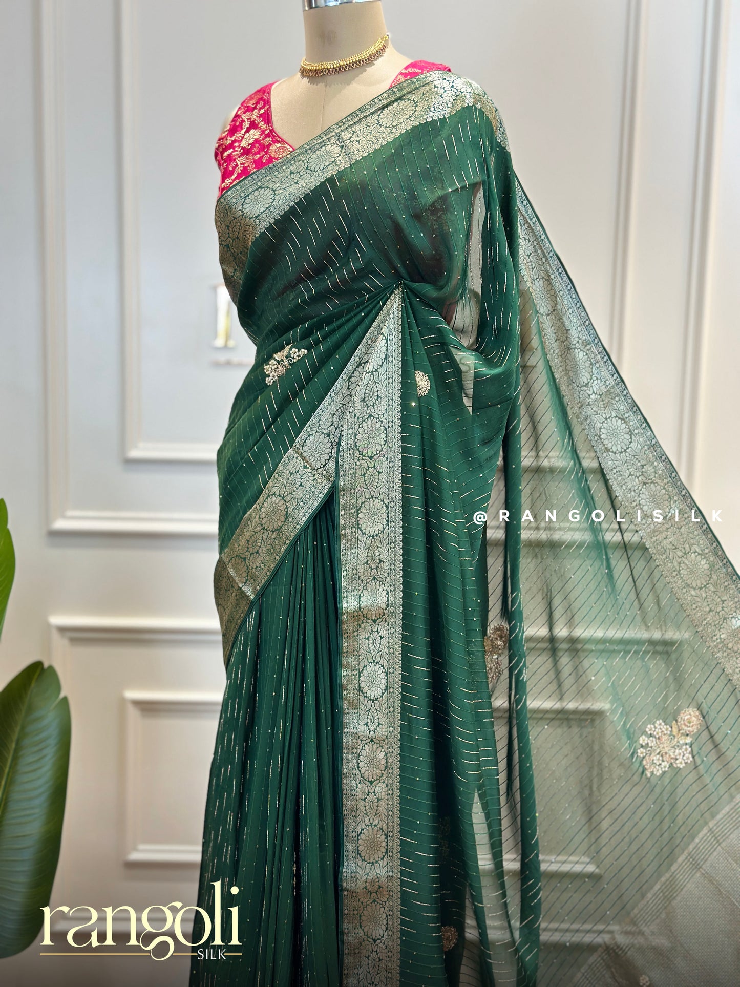 Banarasi Saree in Rich Hues with Intricate Borders - Post 501