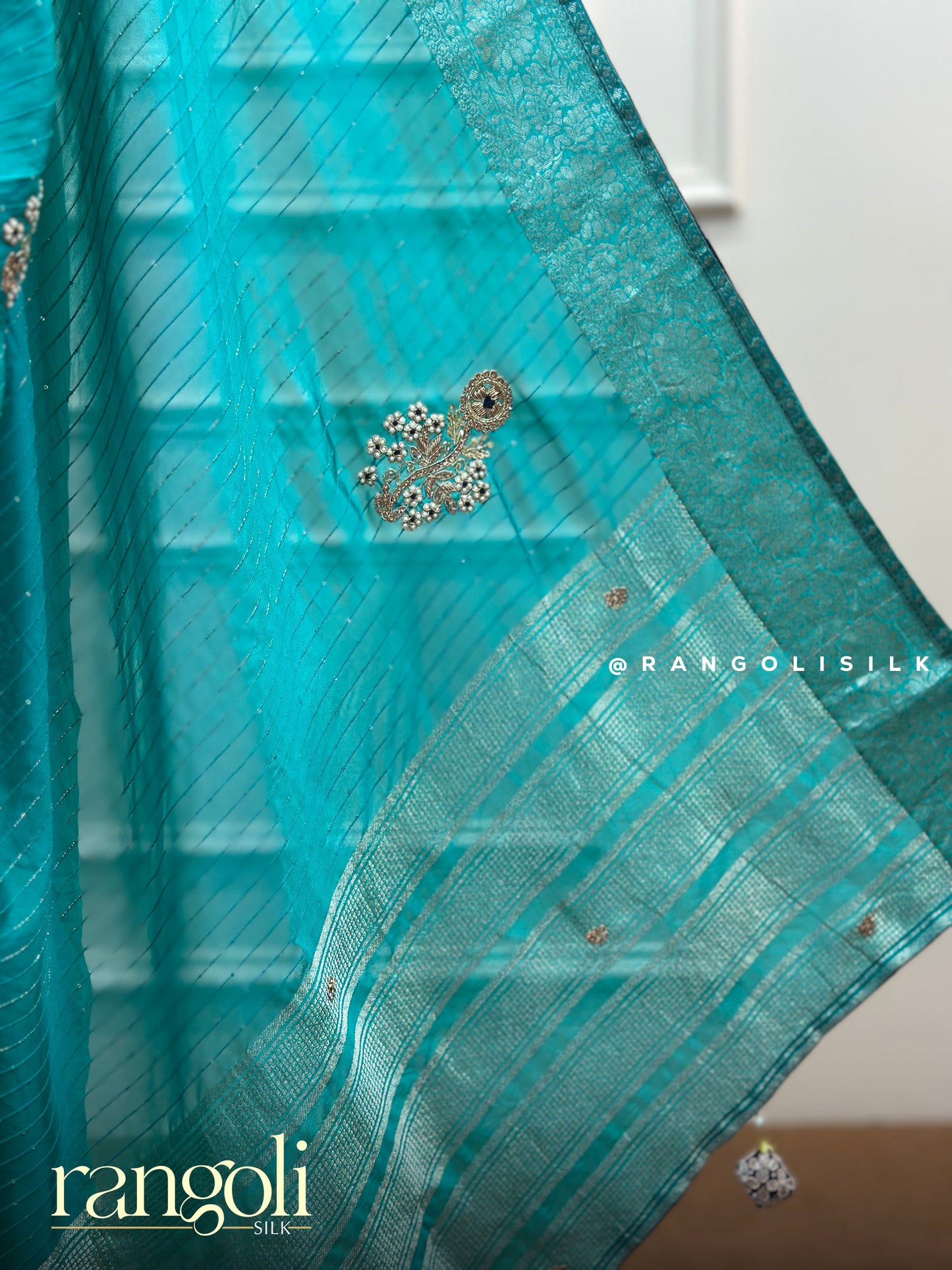 Banarasi Saree in Rich Hues with Intricate Borders - Post 501
