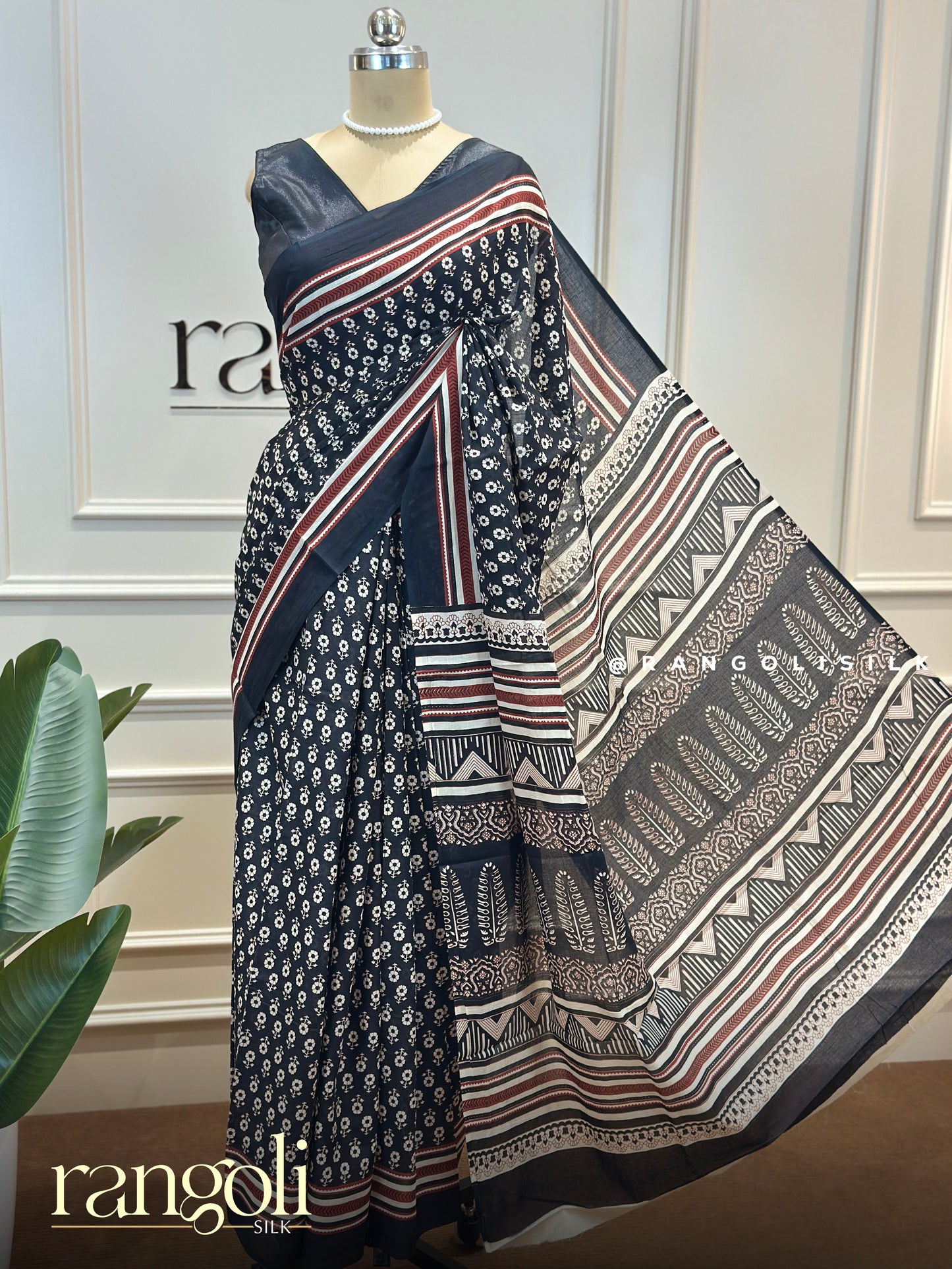 Elegant Soft Cotton Saree with Artistic Prints - Post 793