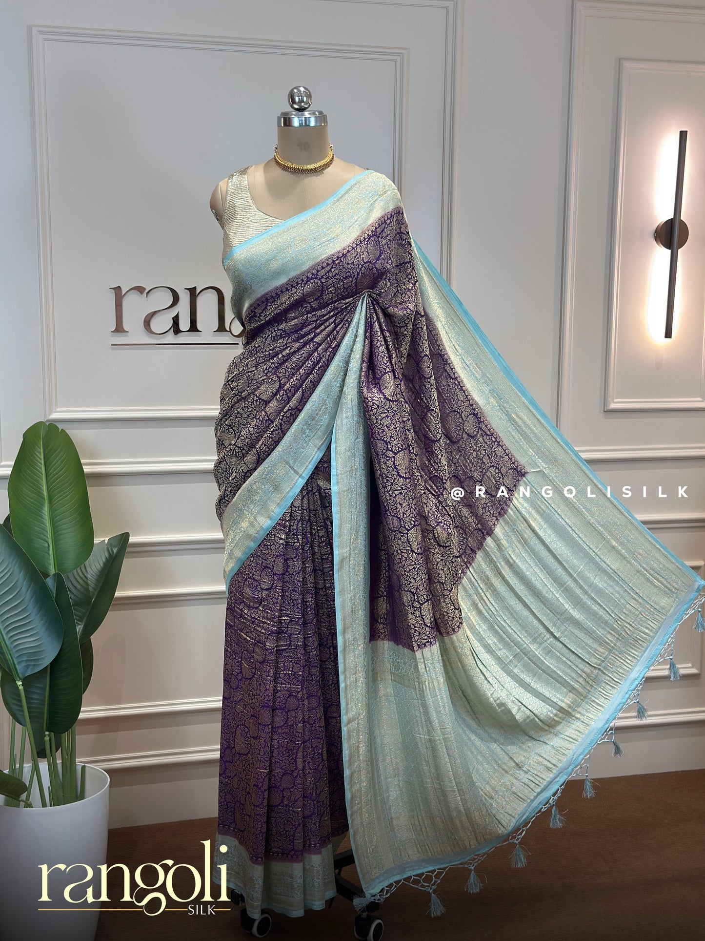 Banarasi Chiffon Georgette Crushed Saree with Zari Weaving & Elegant Tassel Pallu - Post 796