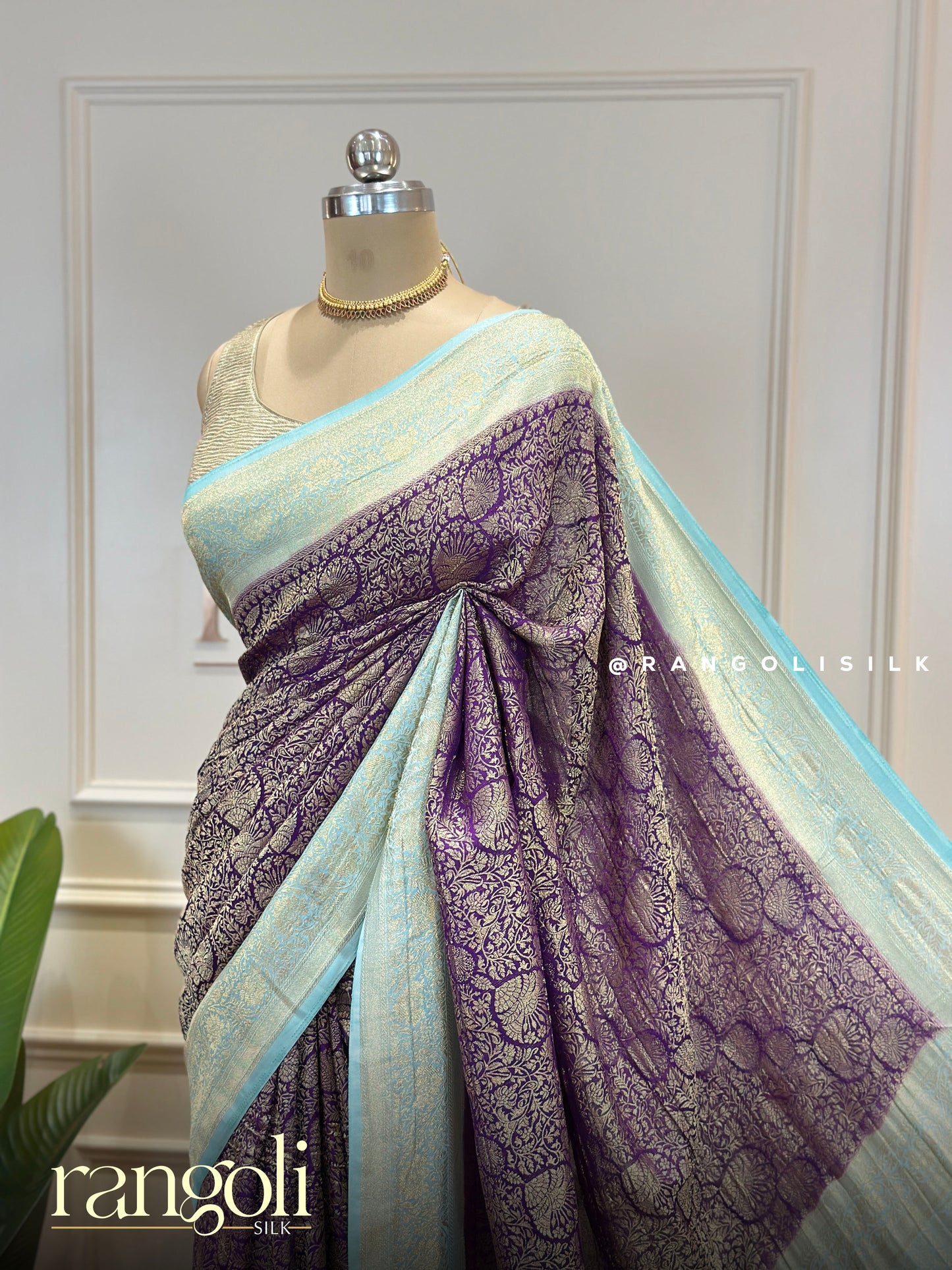 Banarasi Chiffon Georgette Crushed Saree with Zari Weaving & Elegant Tassel Pallu - Post 796