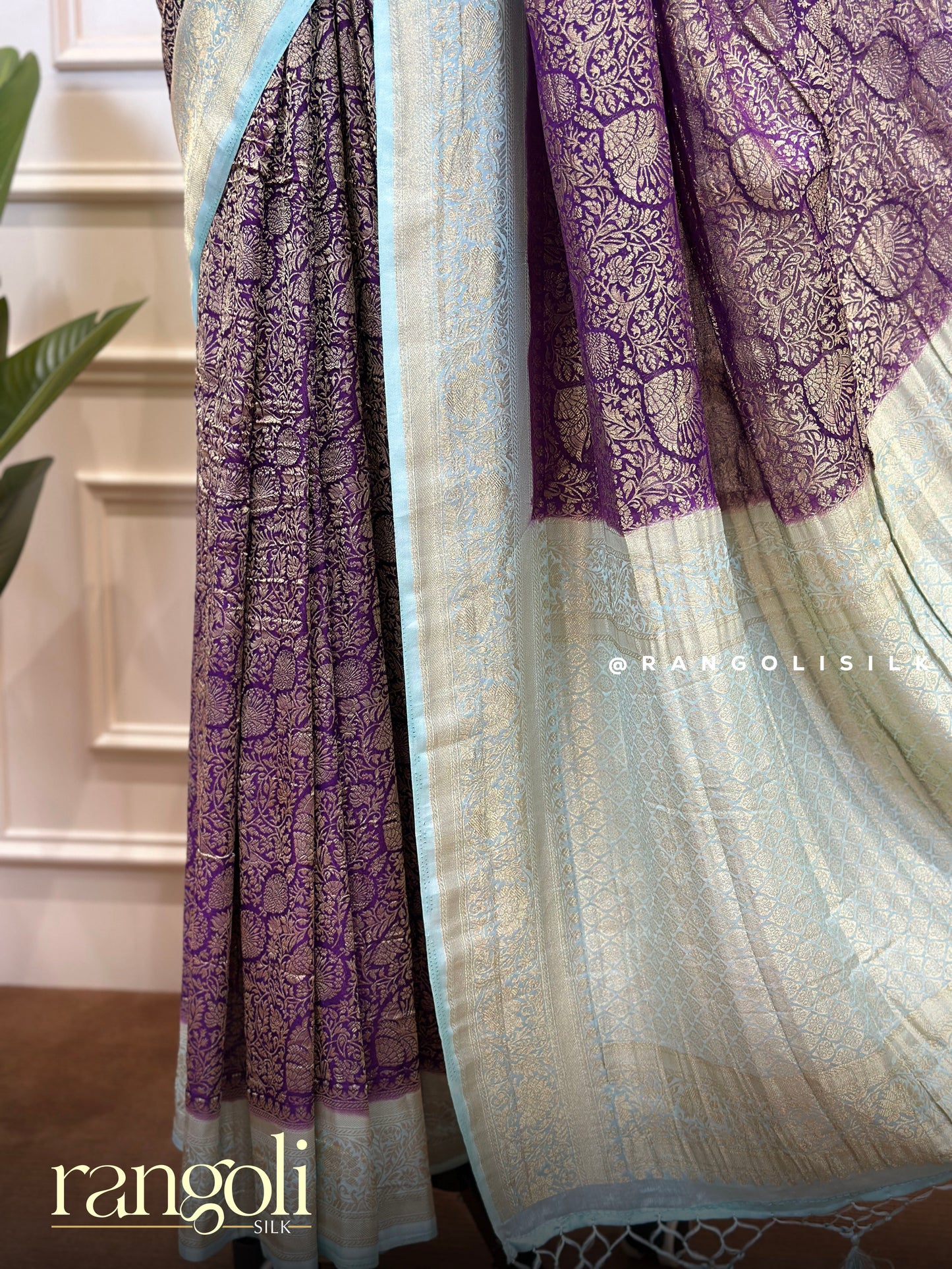 Banarasi Chiffon Georgette Crushed Saree with Zari Weaving & Elegant Tassel Pallu - Post 796