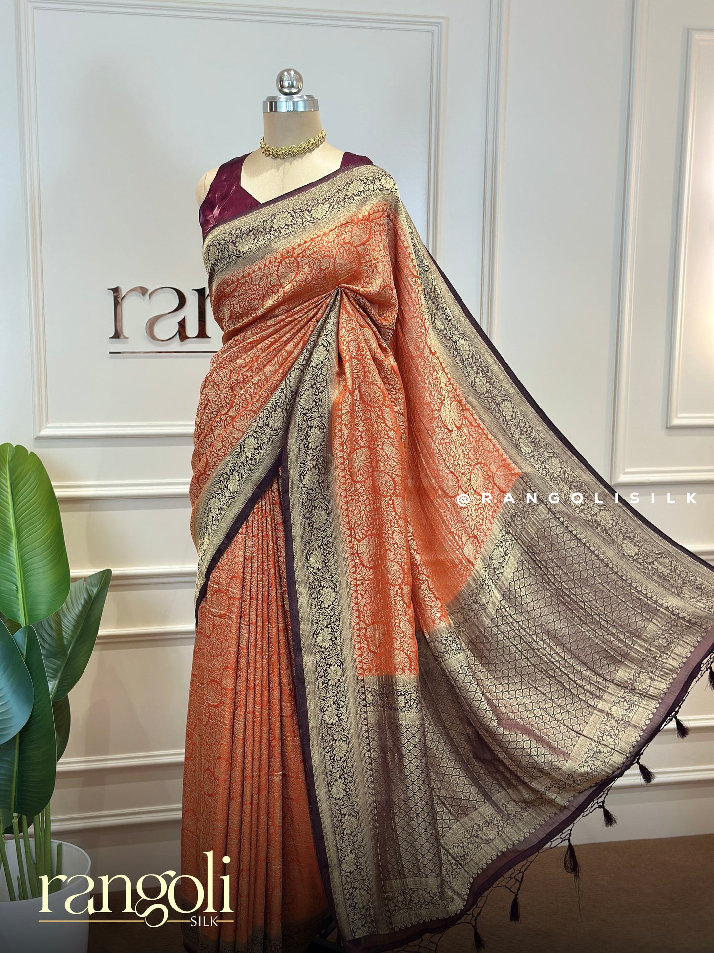 Banarasi Chiffon Georgette Crushed Saree with Zari Weaving & Elegant Tassel Pallu - Post 796