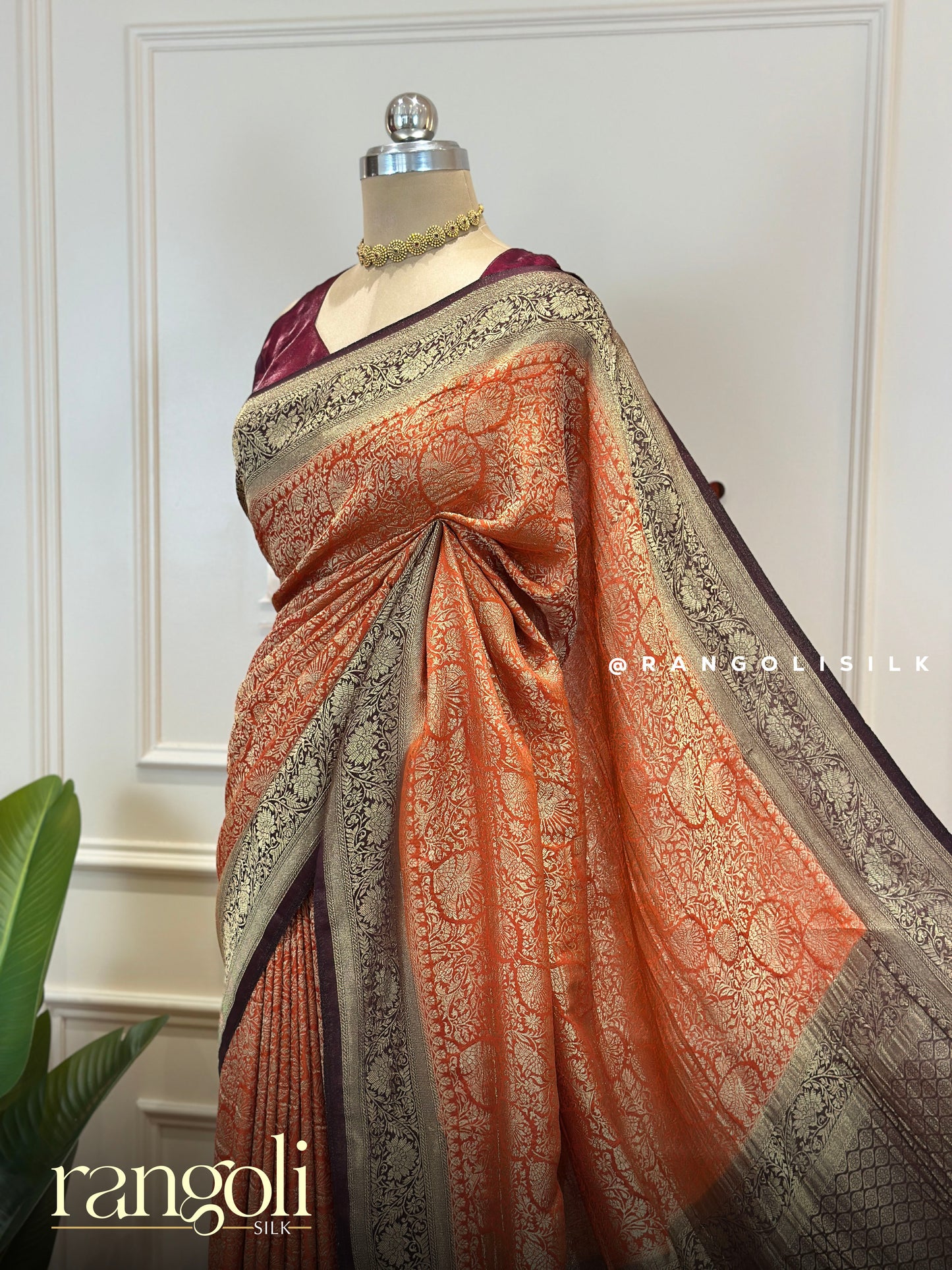 Banarasi Chiffon Georgette Crushed Saree with Zari Weaving & Elegant Tassel Pallu - Post 796