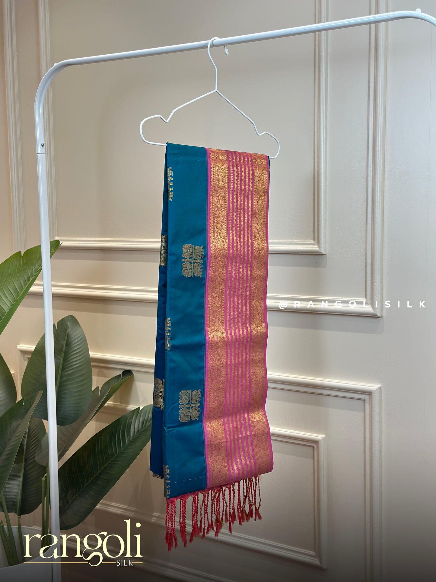 Soft Silk Saree with Rich Zari Border & Traditional Motifs - Post 912