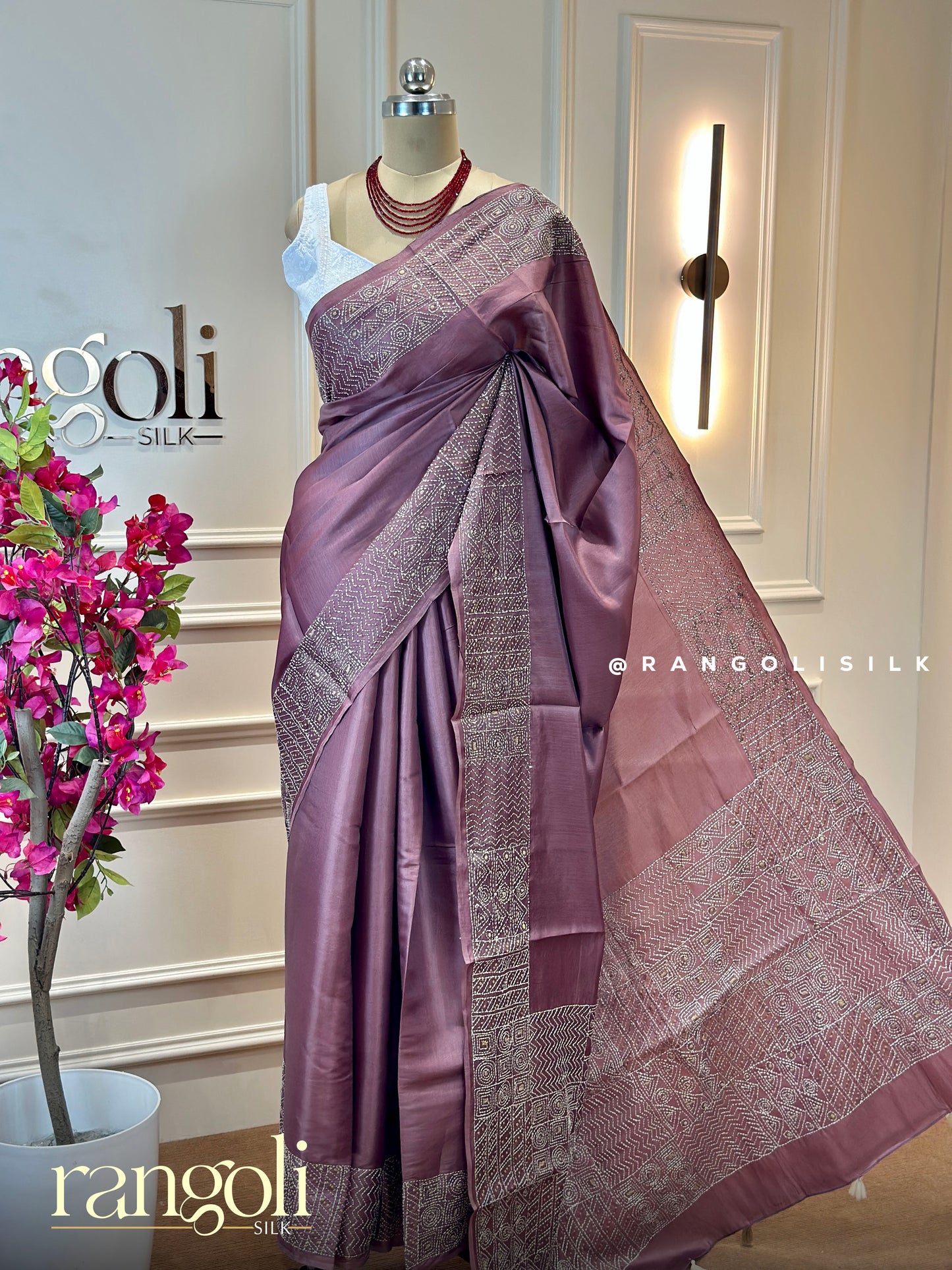 Soft Mauve Saree with Intricately Woven Border & Pallu - Post 636