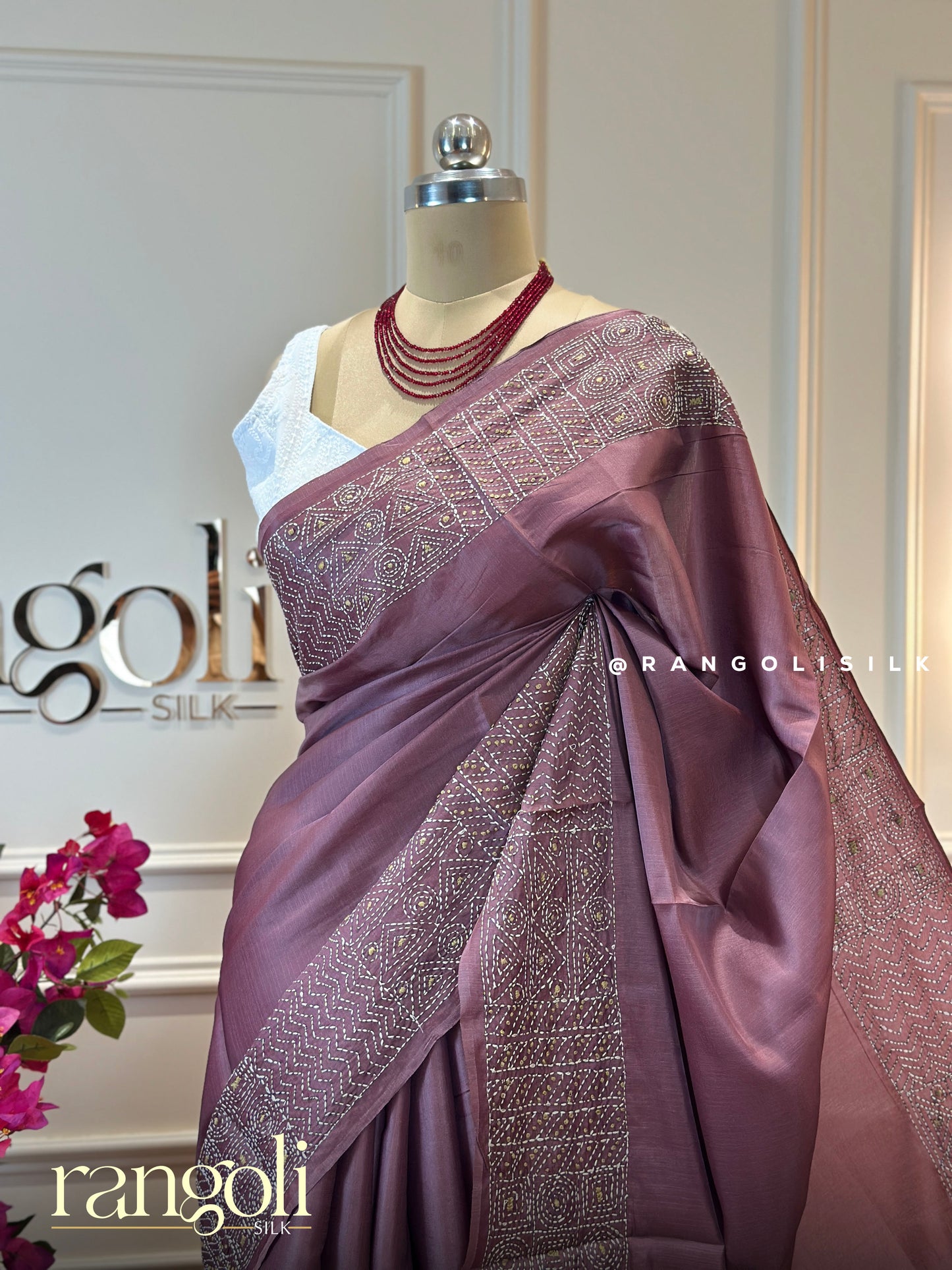 Soft Mauve Saree with Intricately Woven Border & Pallu - Post 636