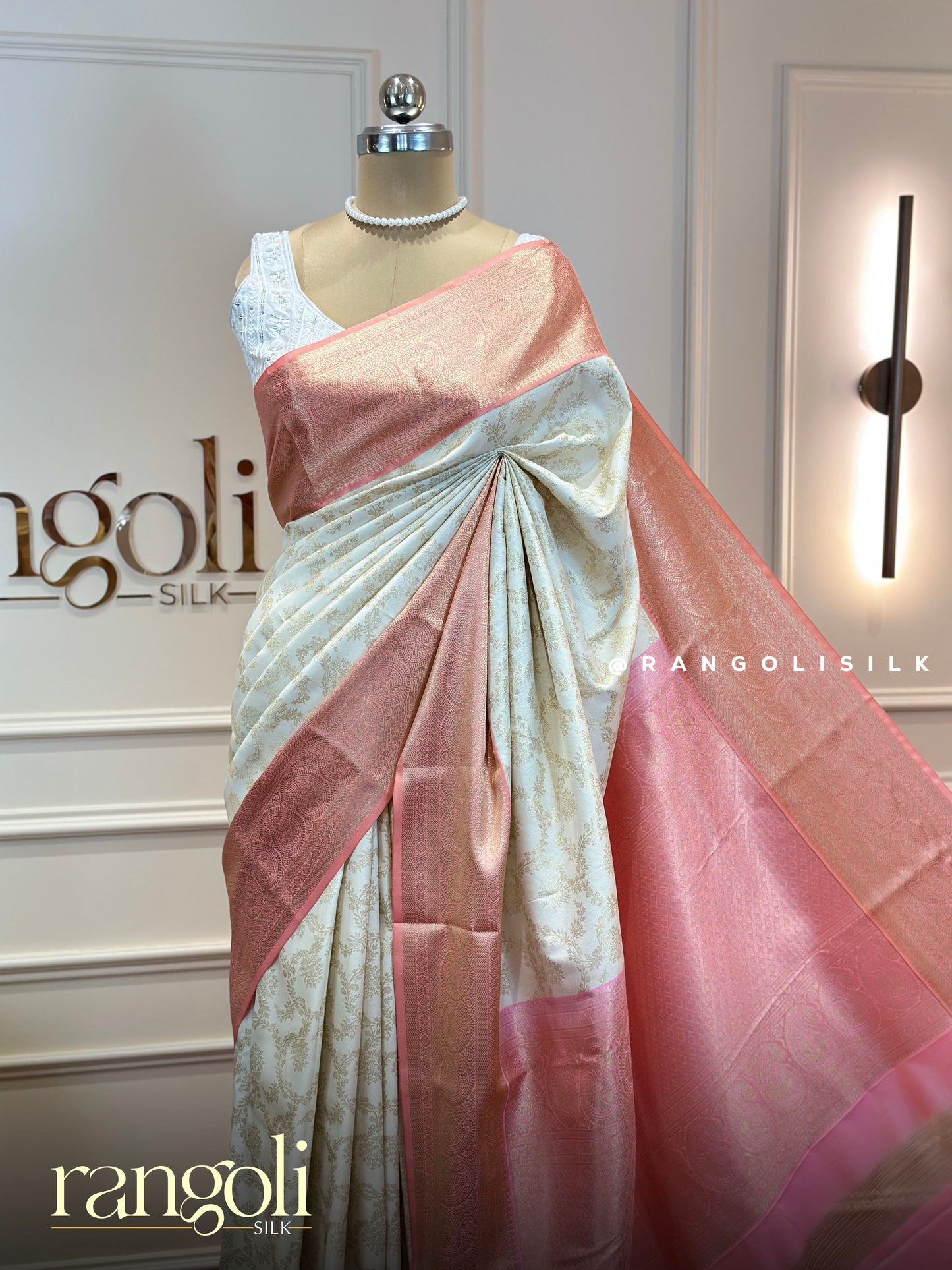 Traditional Kanjivaram Silk Saree with Pink Zari Border - Post 806
