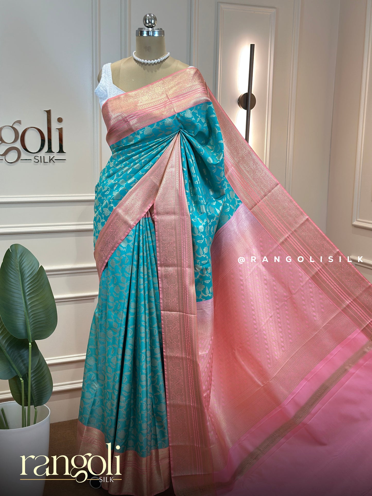 Traditional Kanjivaram Silk Saree with Pink Zari Border - Post 806