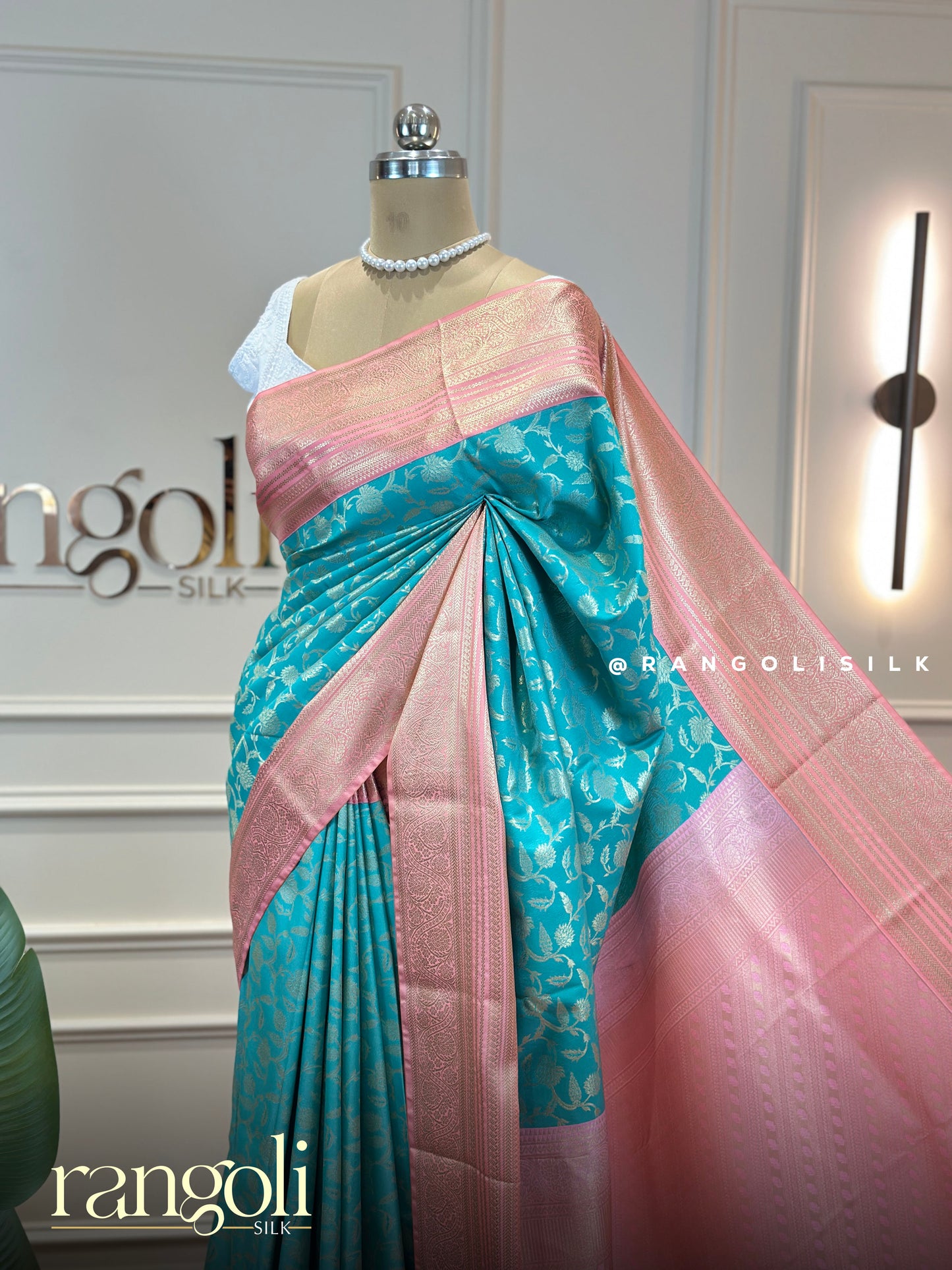 Traditional Kanjivaram Silk Saree with Pink Zari Border - Post 806