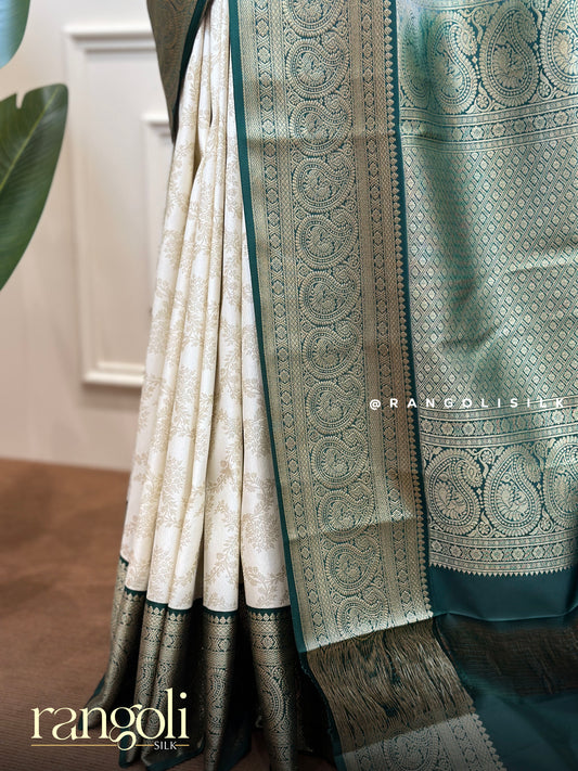 Kanjivaram Silk Saree Off White with Dark Green Border and Gold Brocade Pallu - Post 821
